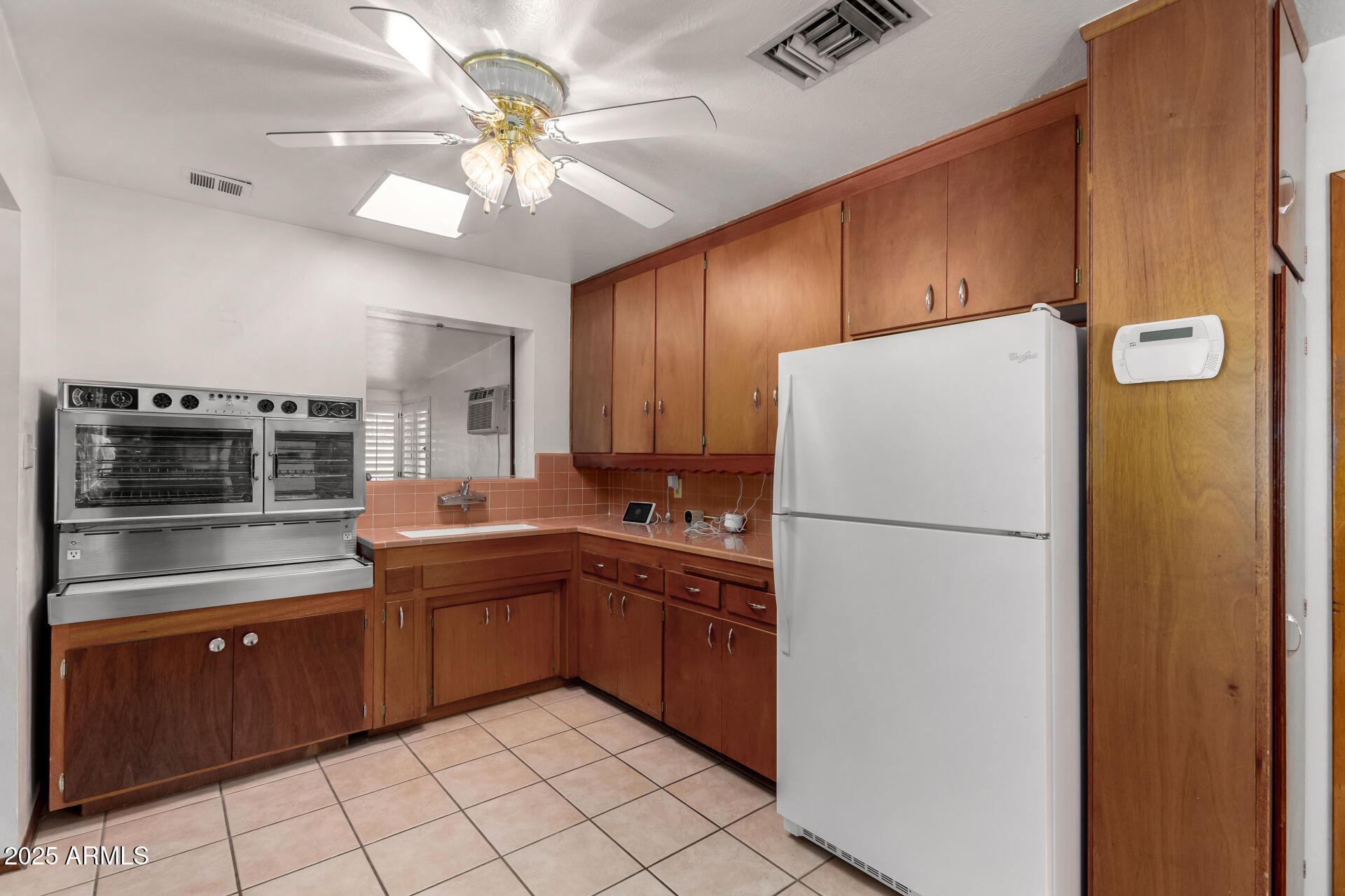 1320 W MARIPOSA Street