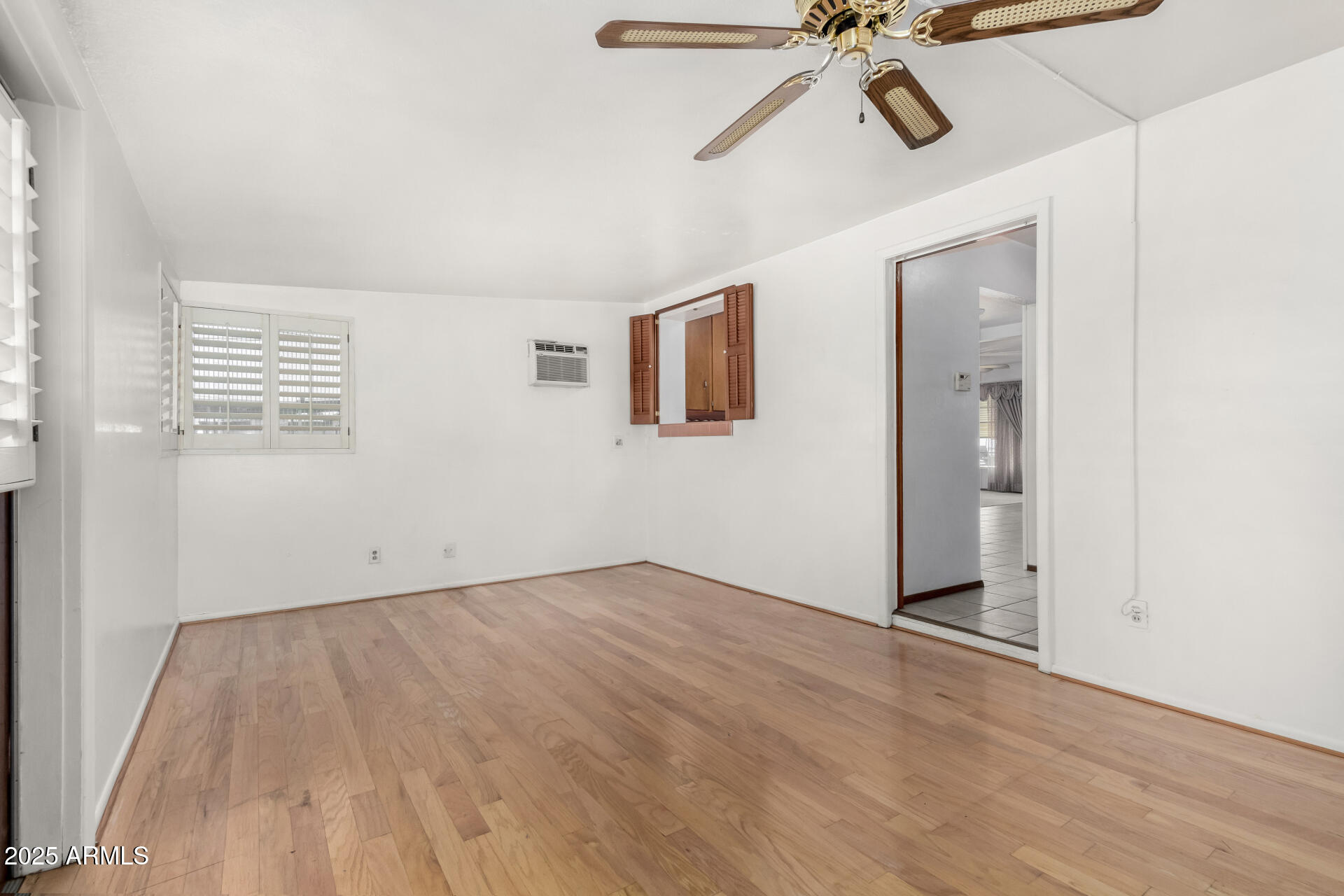 1320 W MARIPOSA Street