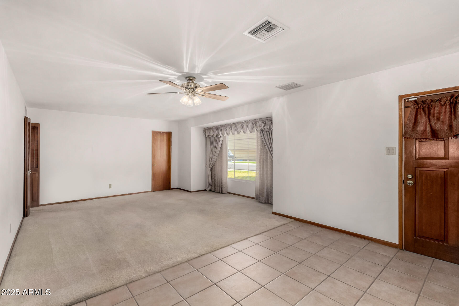 1320 W MARIPOSA Street