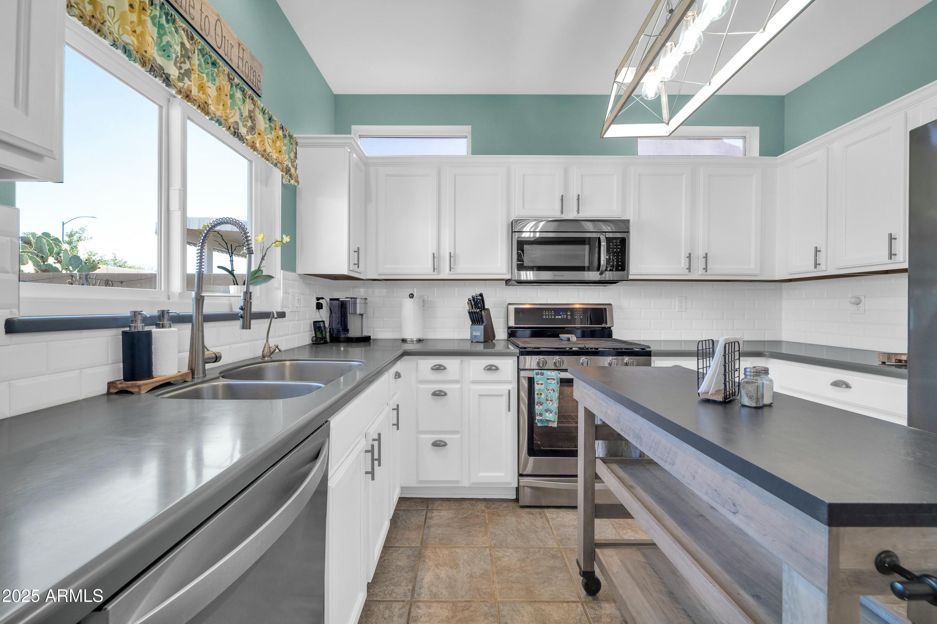 15352 W VIA MANANA --