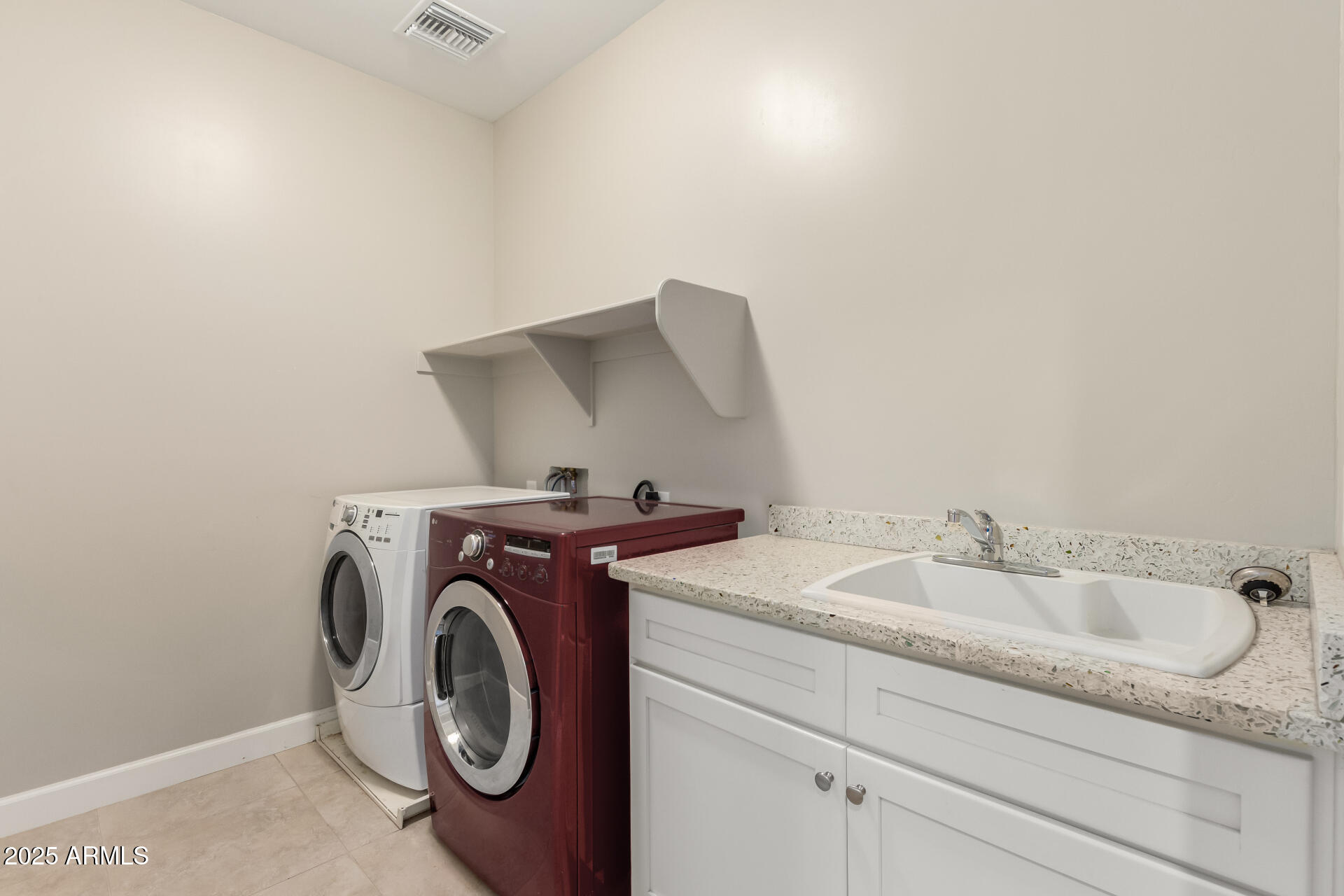 3632 E COMSTOCK Drive