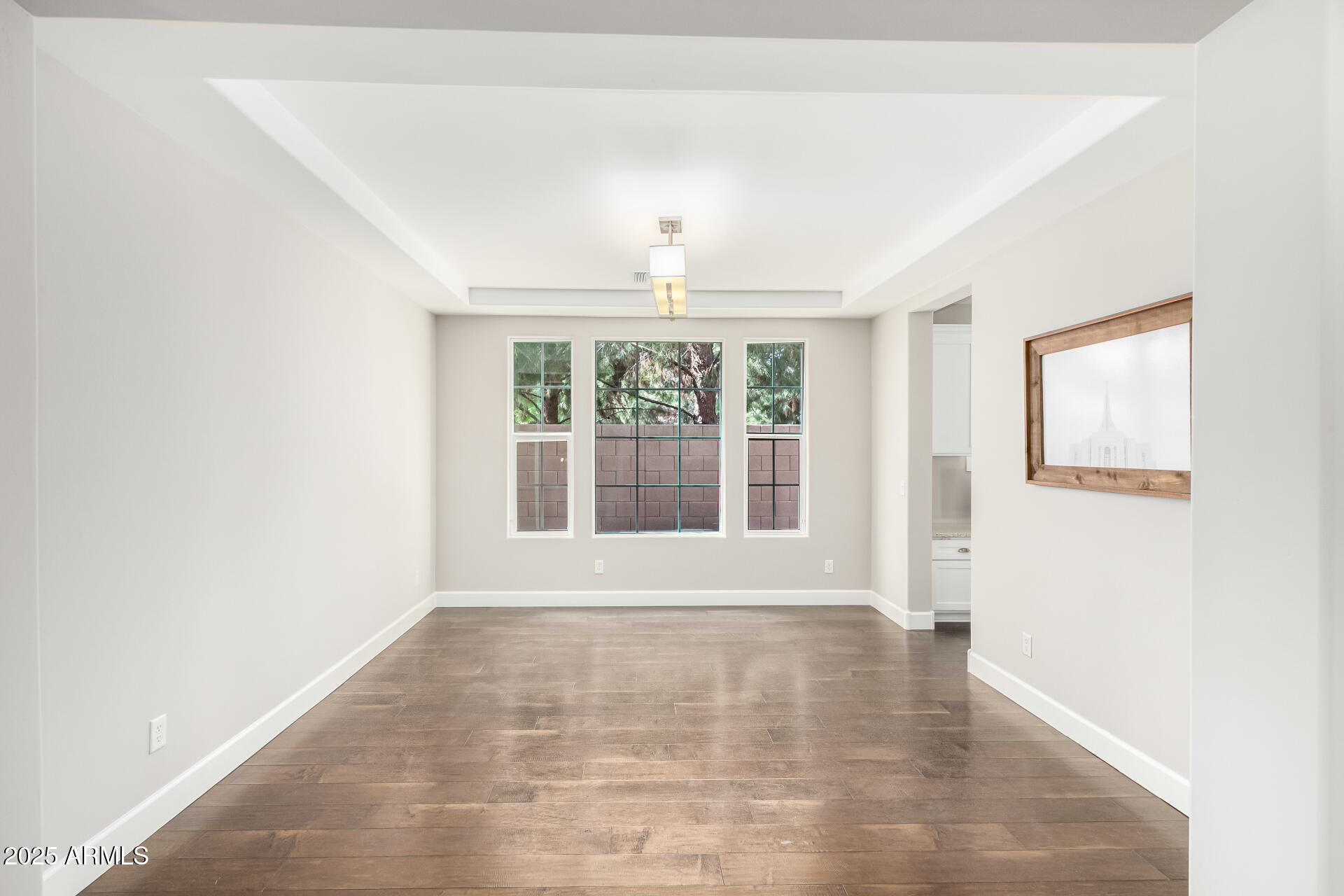 3632 E COMSTOCK Drive