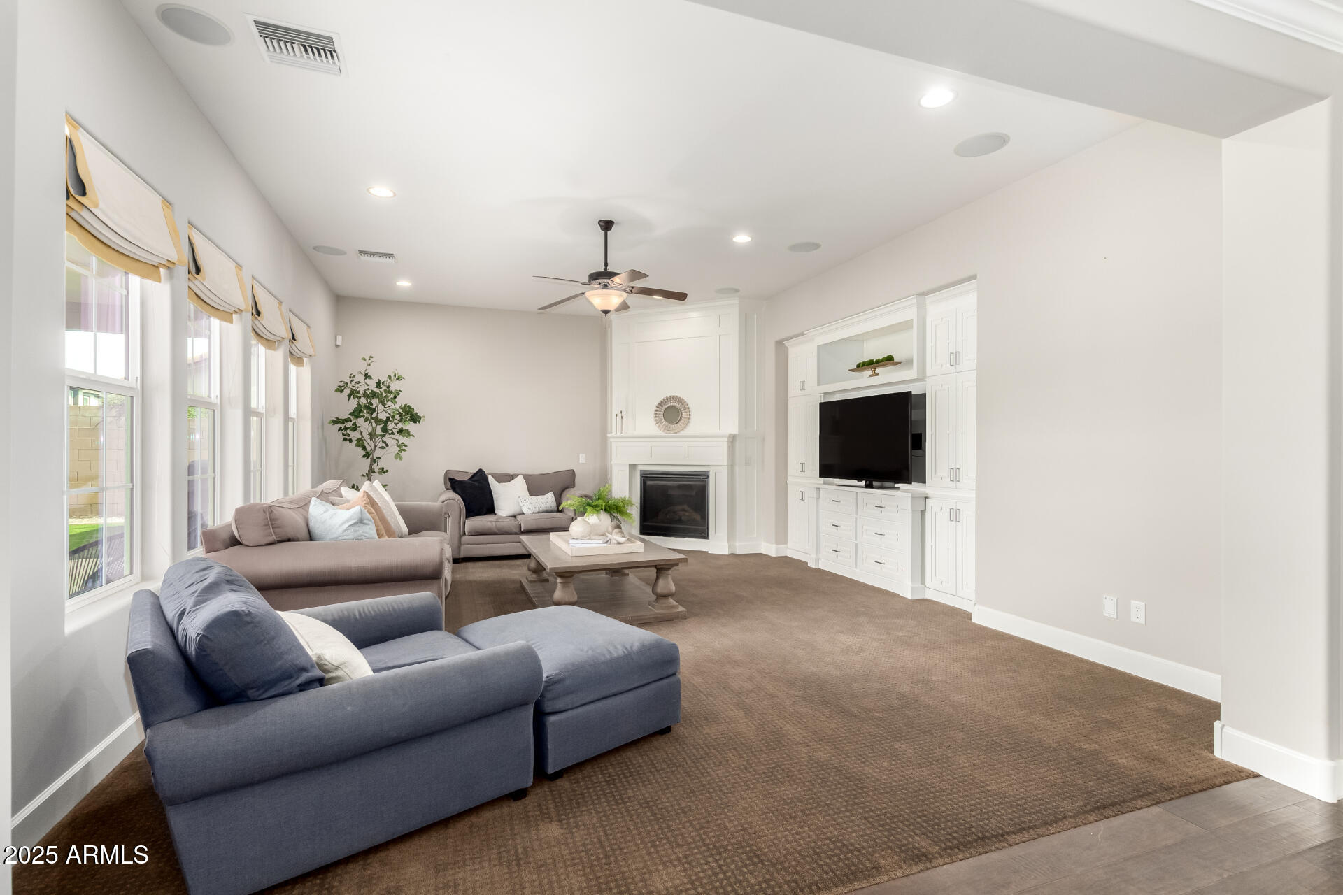 3632 E COMSTOCK Drive