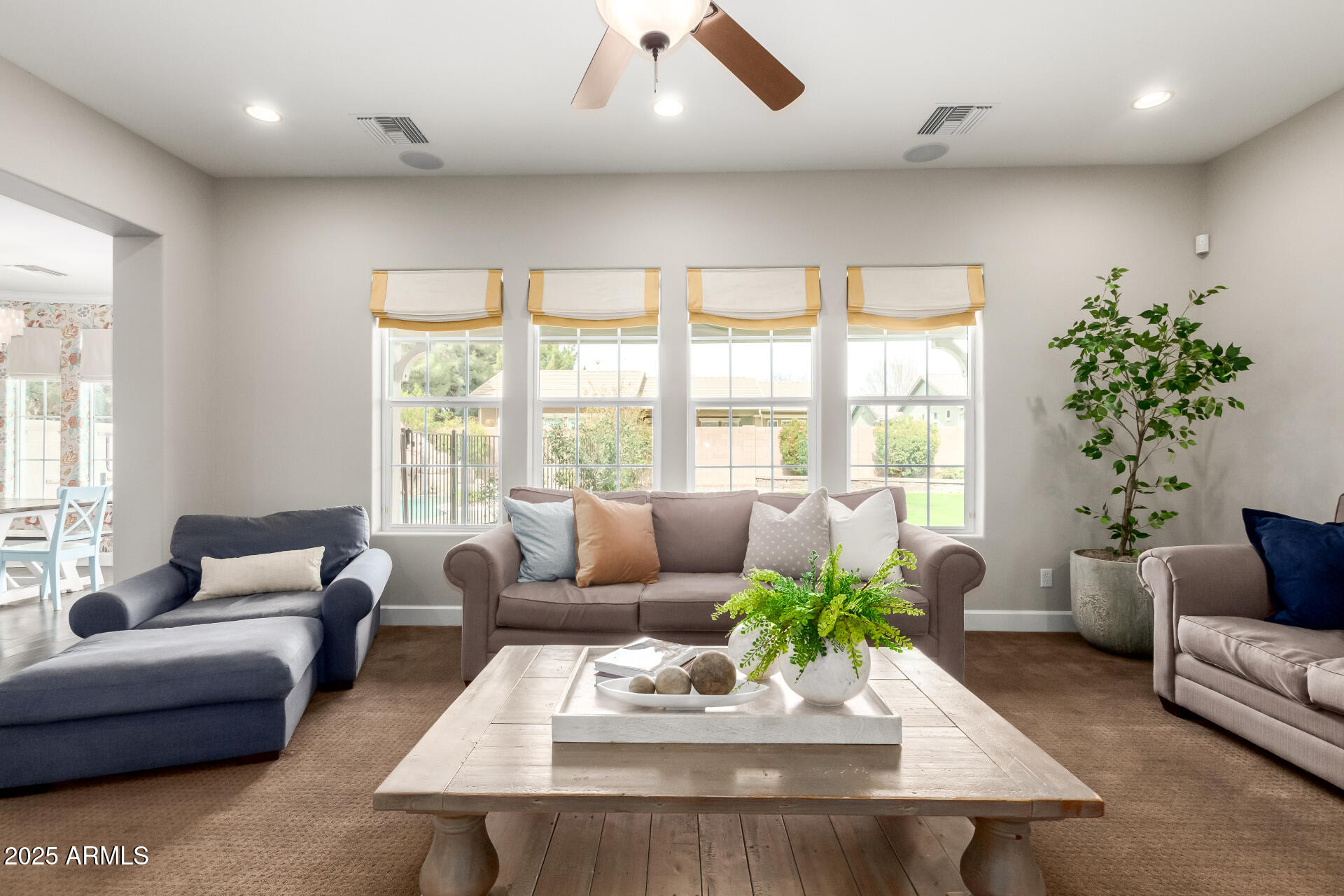 3632 E COMSTOCK Drive