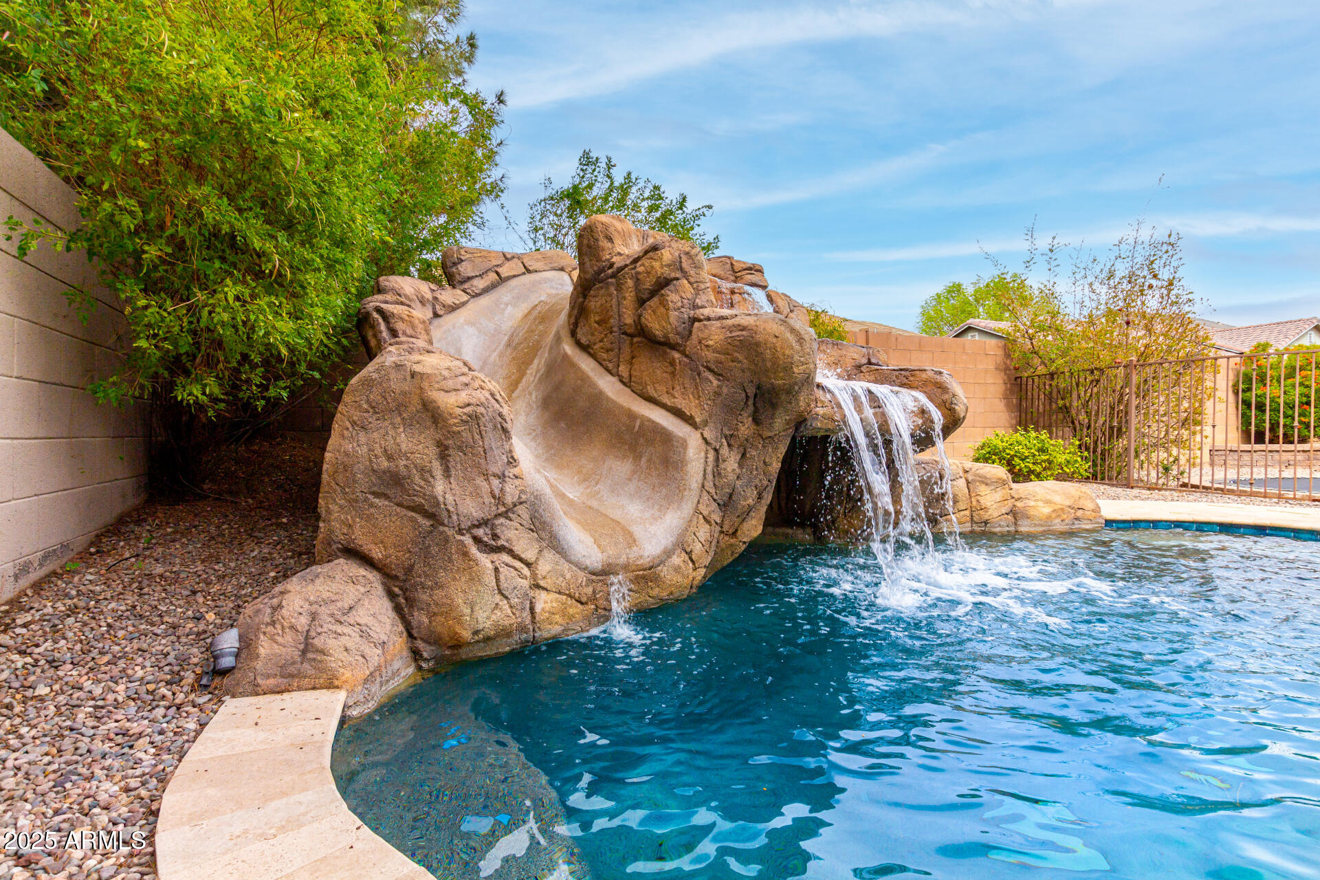 3632 E COMSTOCK Drive