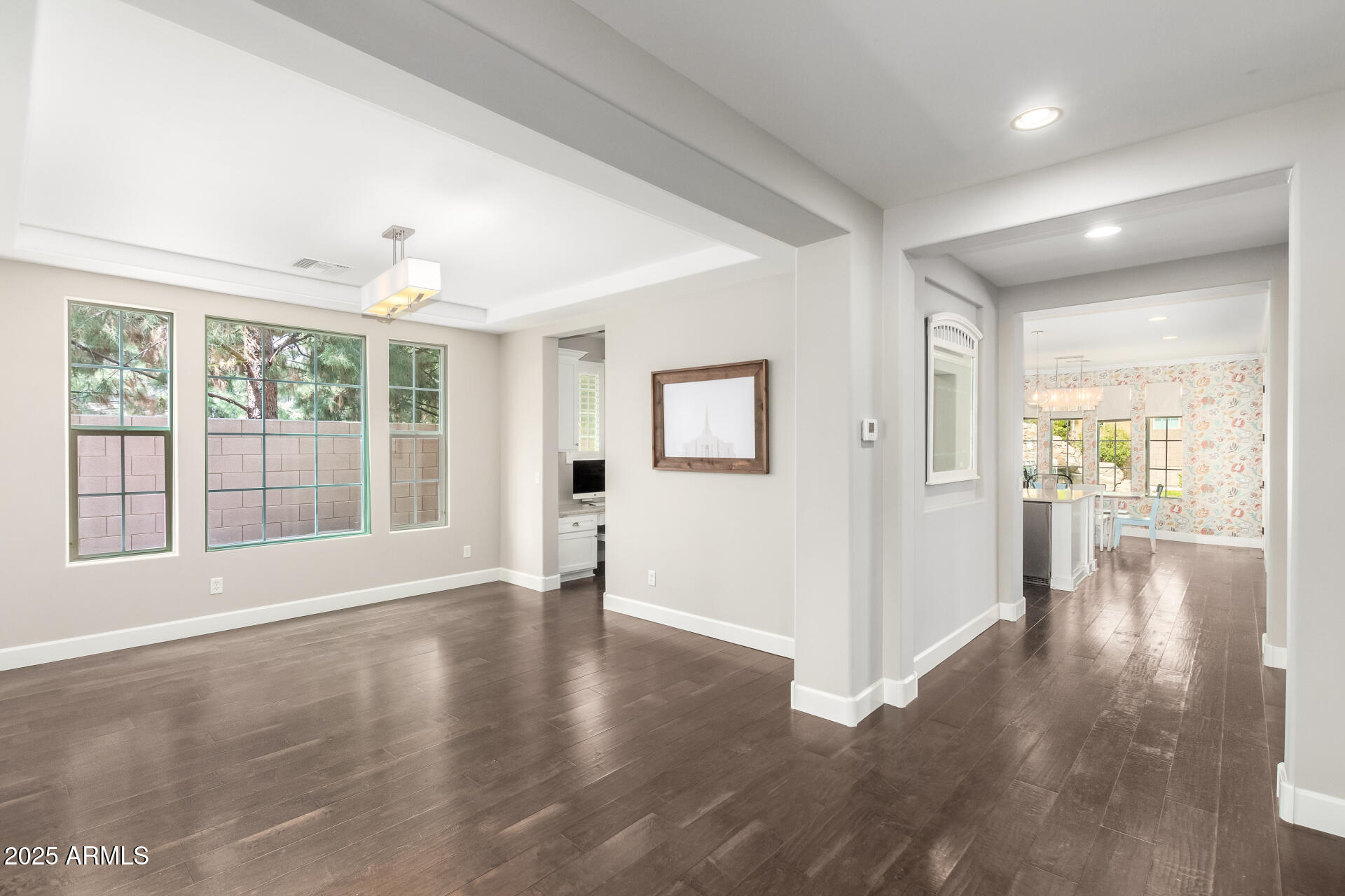 3632 E COMSTOCK Drive