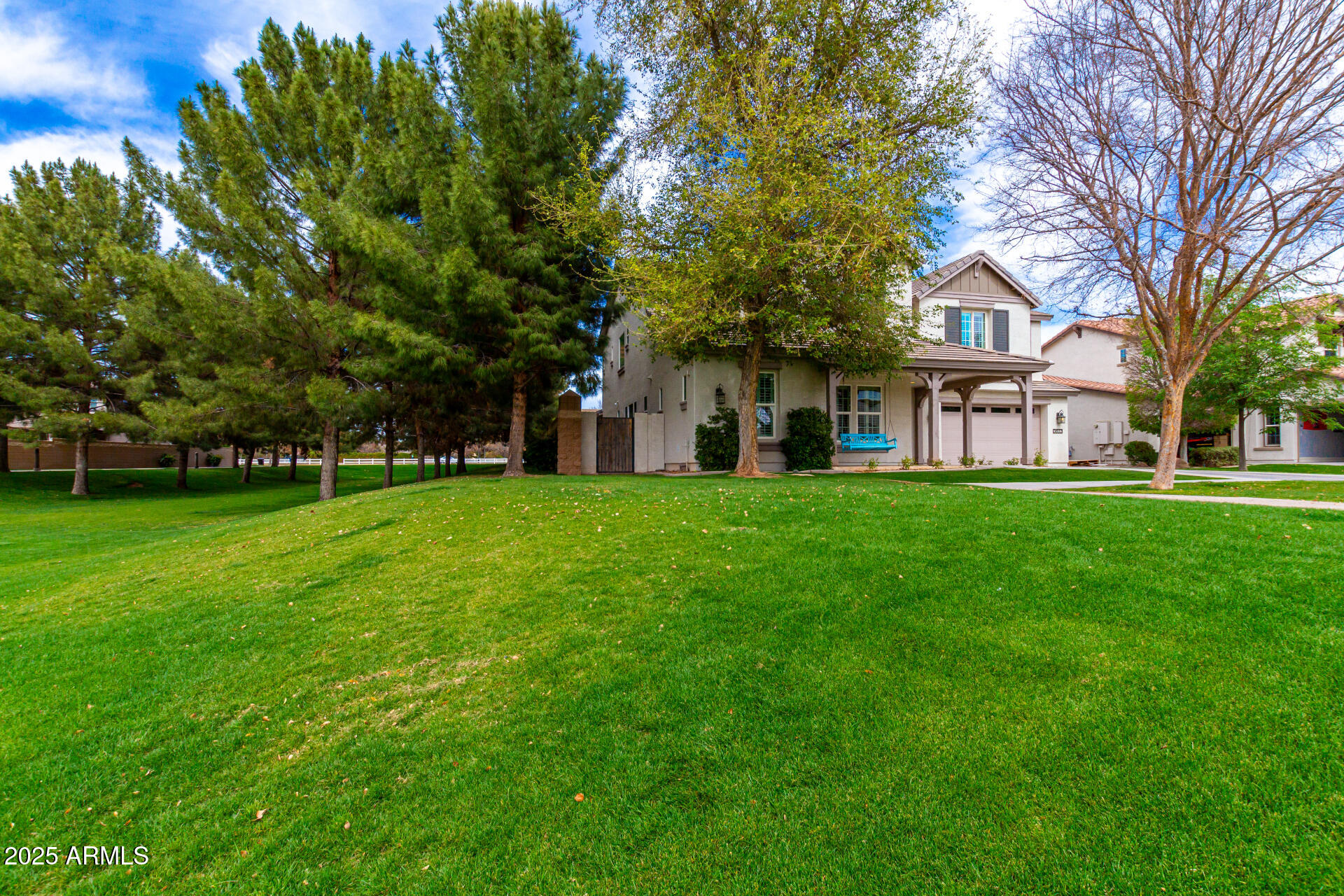 3632 E COMSTOCK Drive