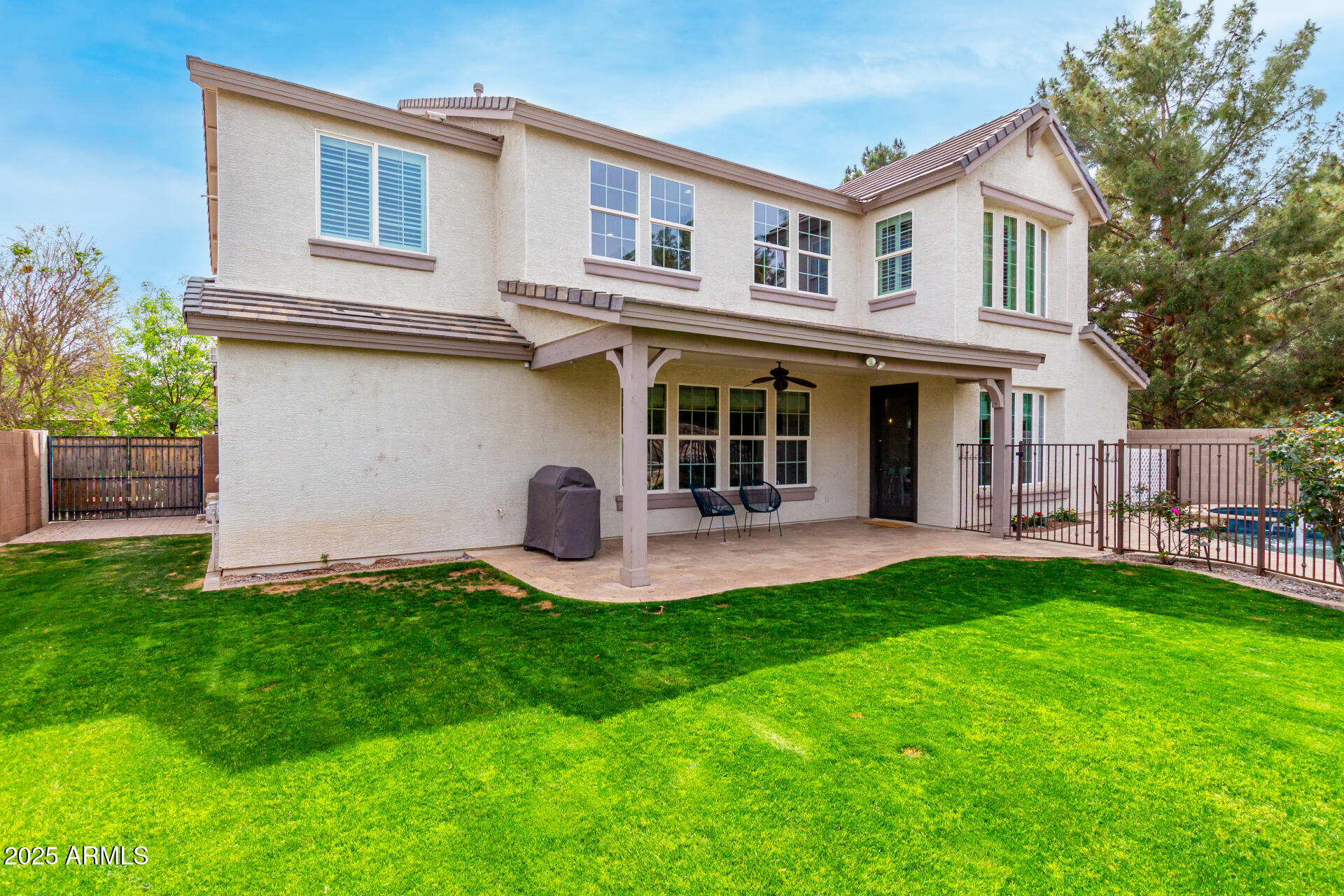 3632 E COMSTOCK Drive