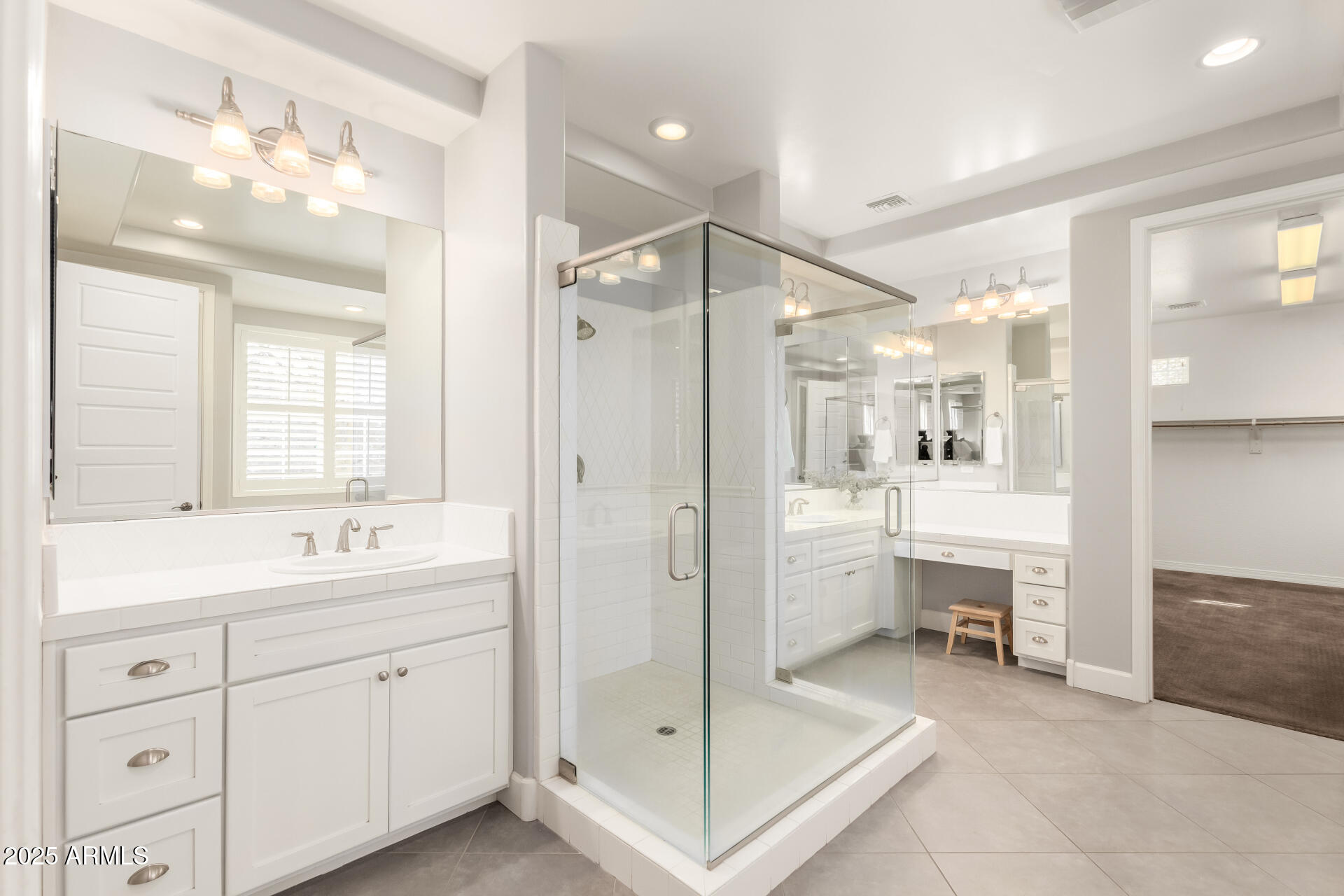 3632 E COMSTOCK Drive