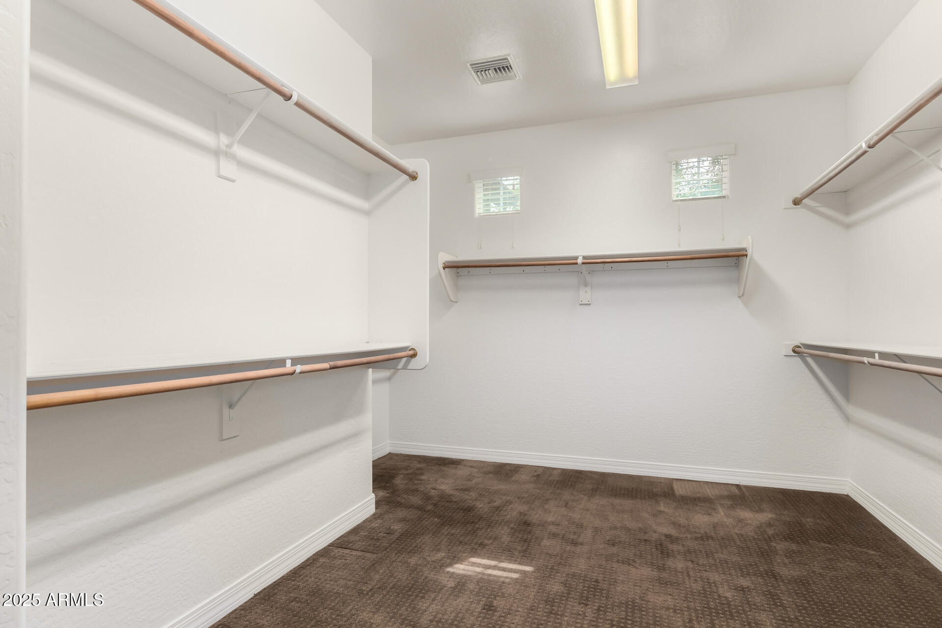 3632 E COMSTOCK Drive