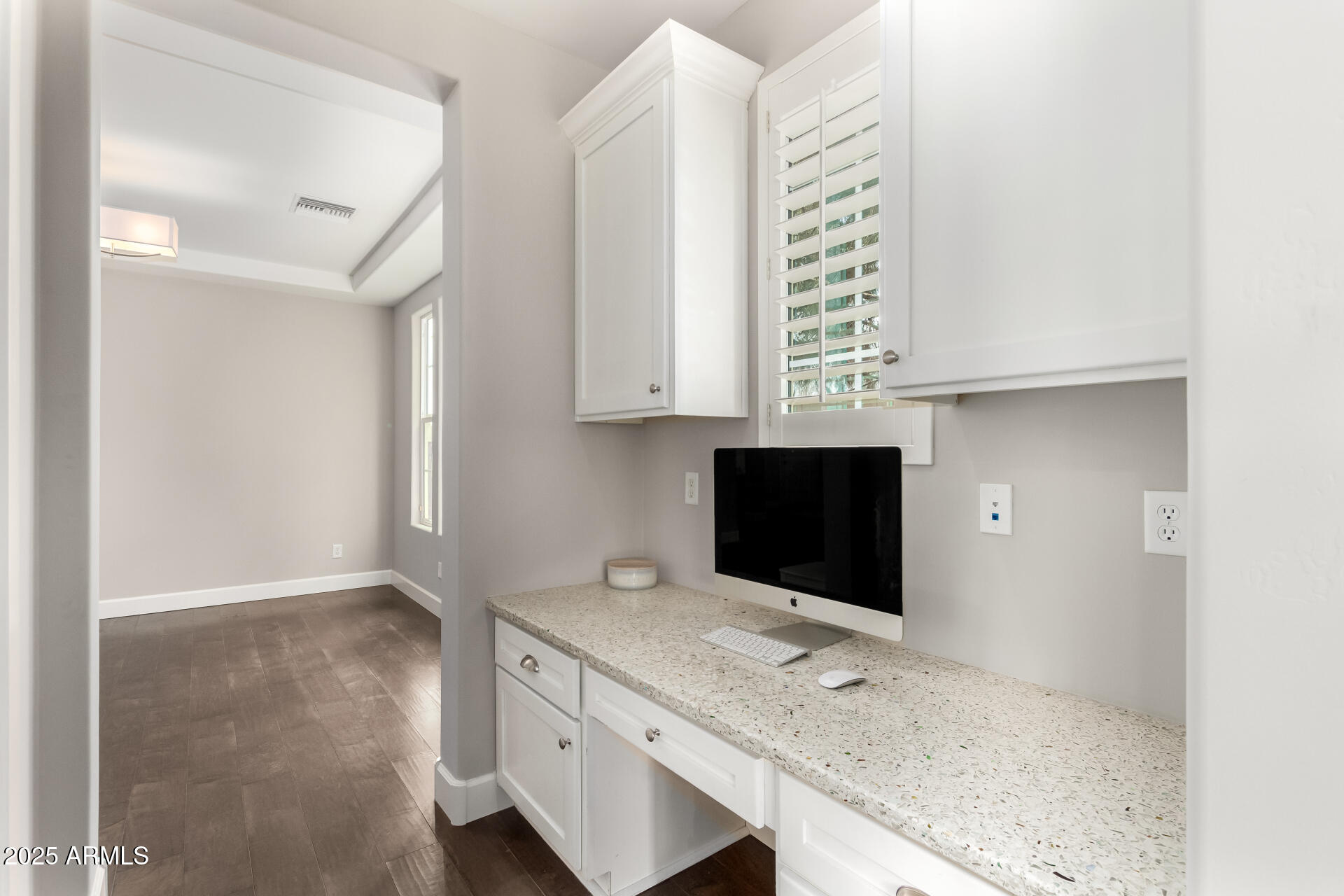 3632 E COMSTOCK Drive