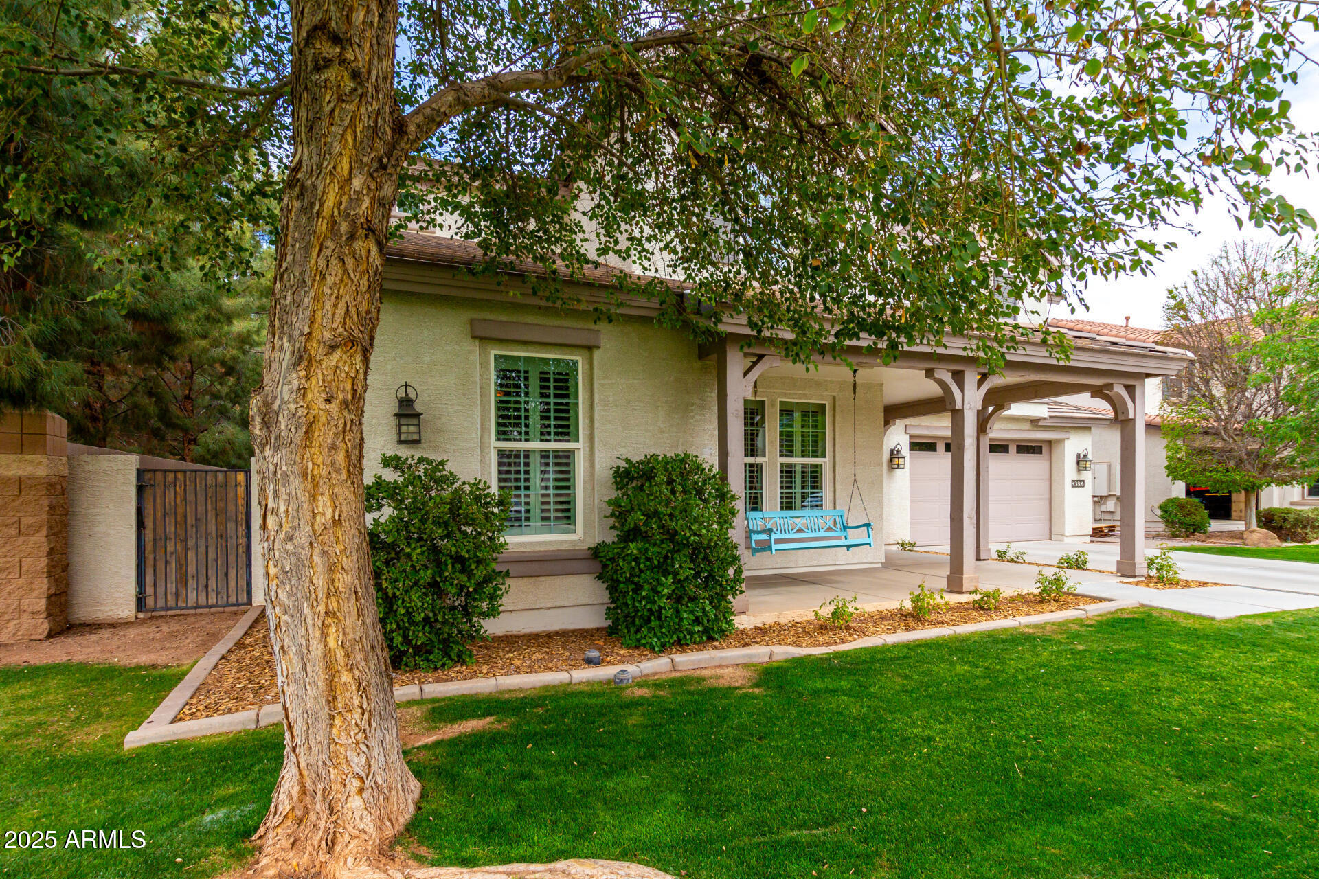 3632 E COMSTOCK Drive