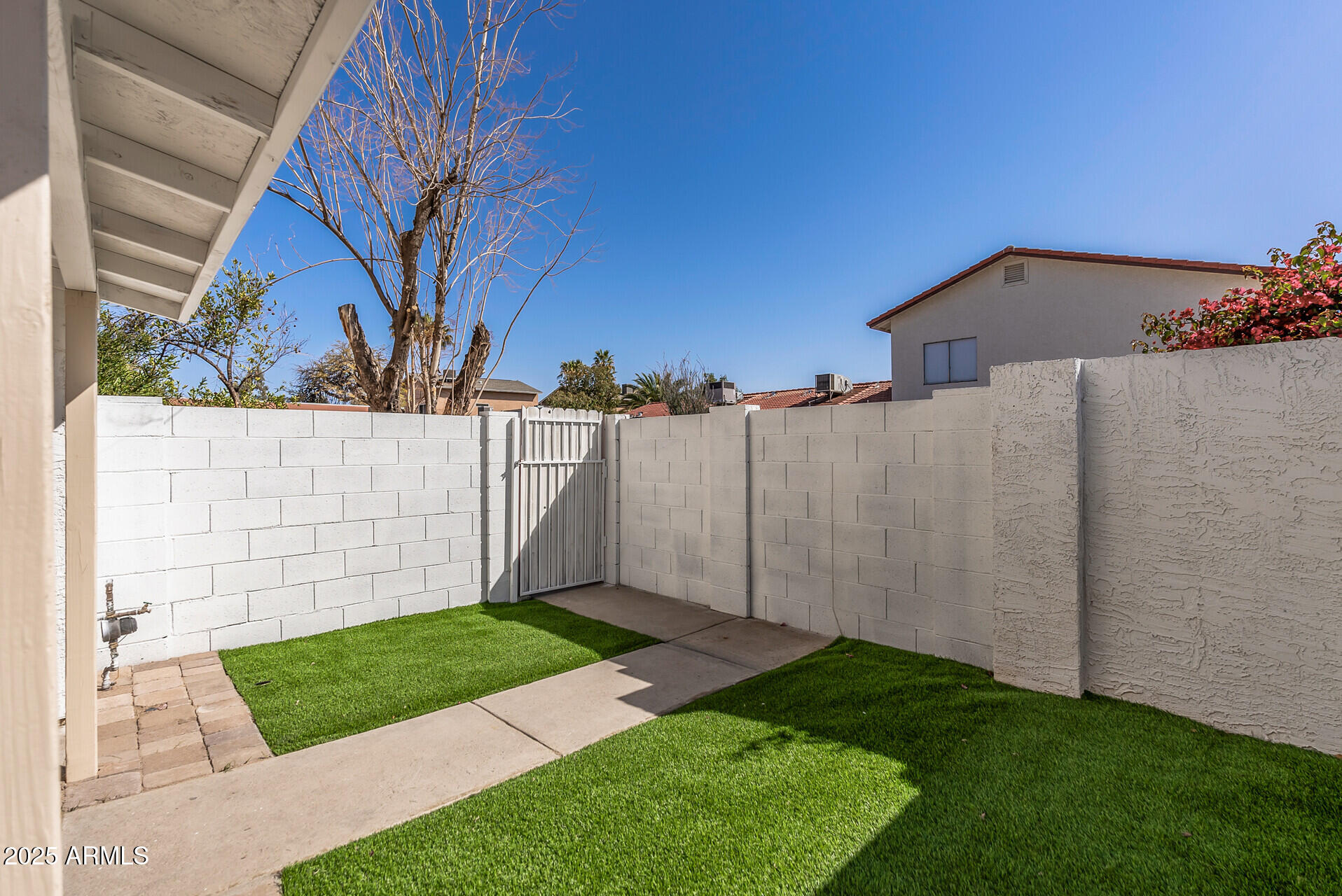 2828 E WALTANN Lane # 1