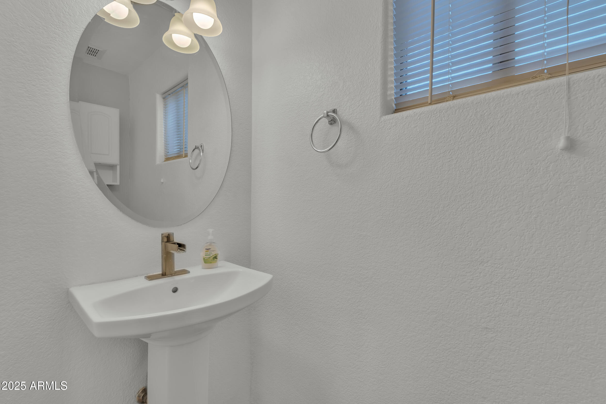 1836 E GALVESTON Street