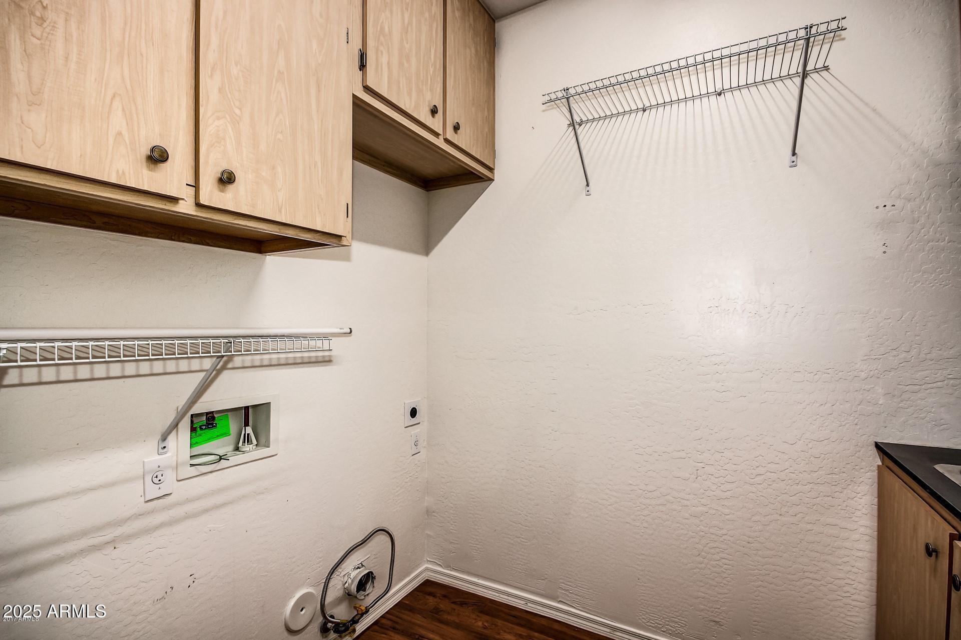 2716 W CEDARWOOD Lane