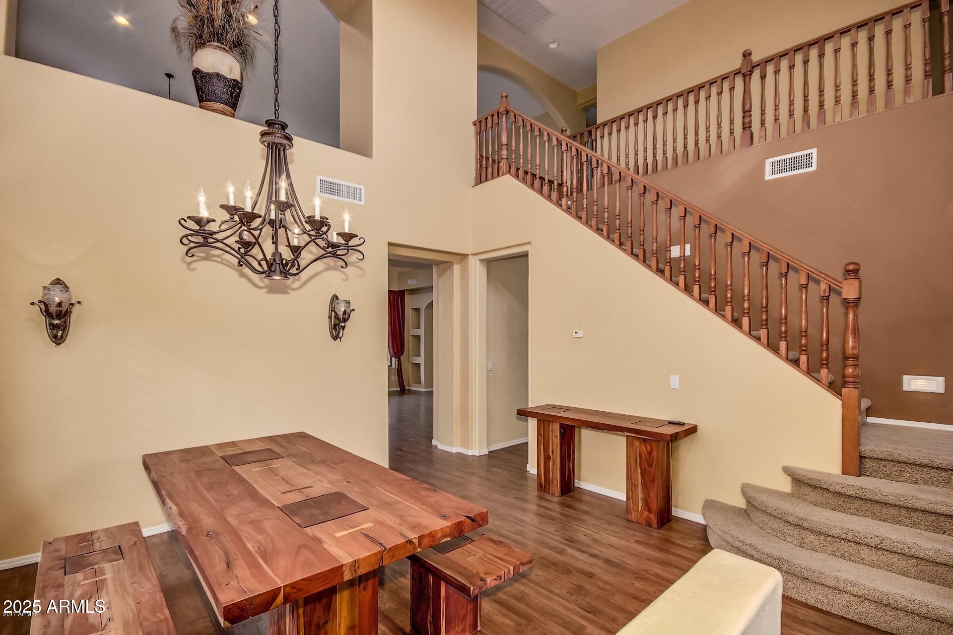 2716 W CEDARWOOD Lane