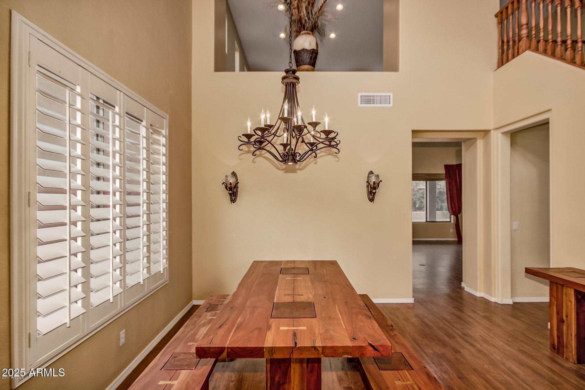 2716 W CEDARWOOD Lane