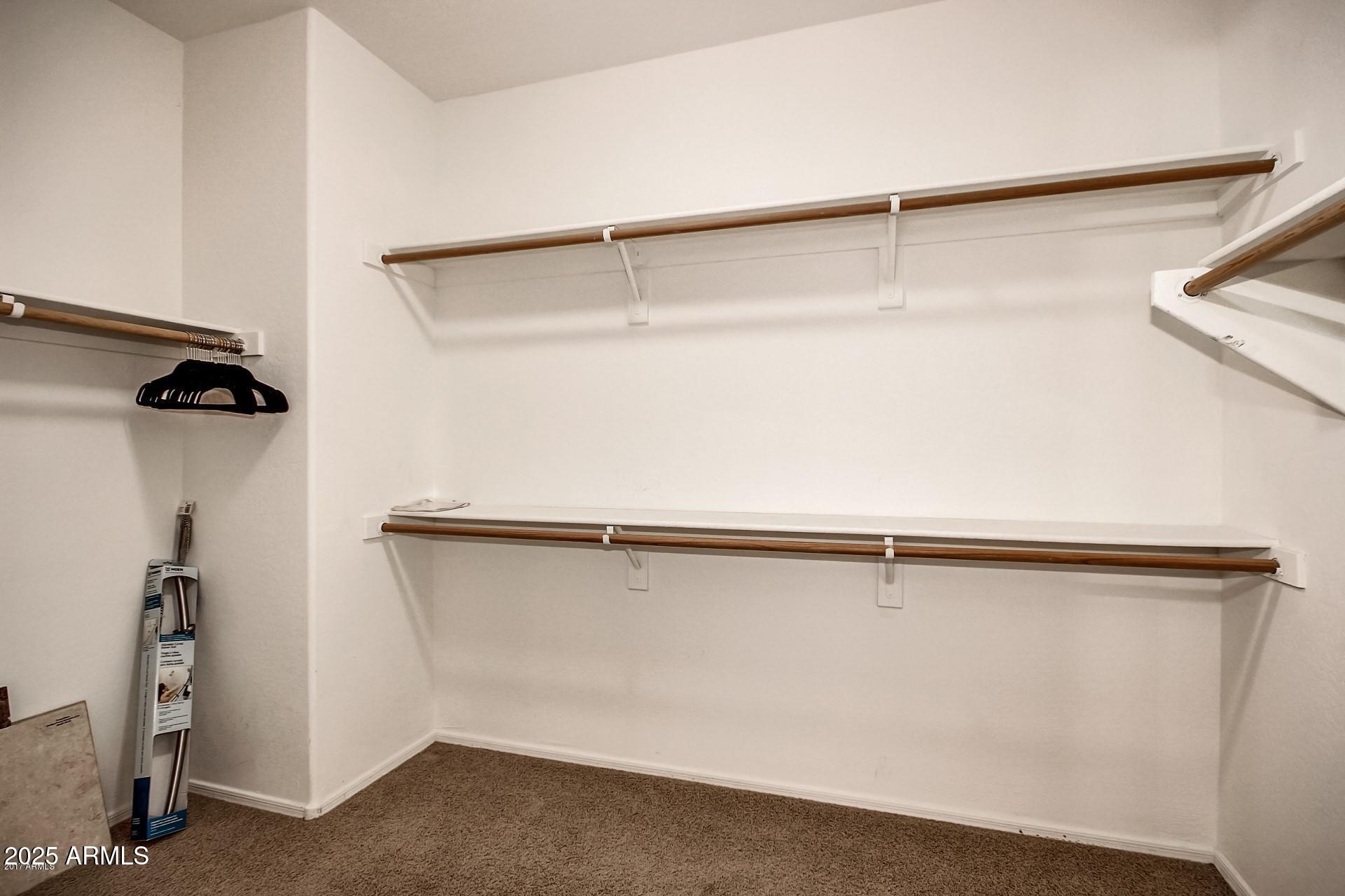 2716 W CEDARWOOD Lane