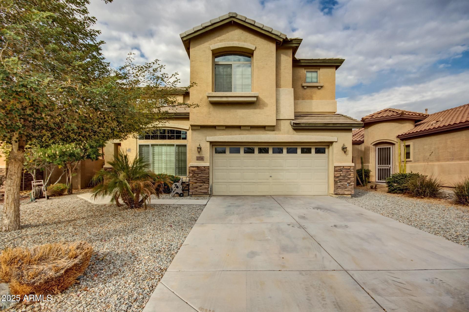 2716 W CEDARWOOD Lane