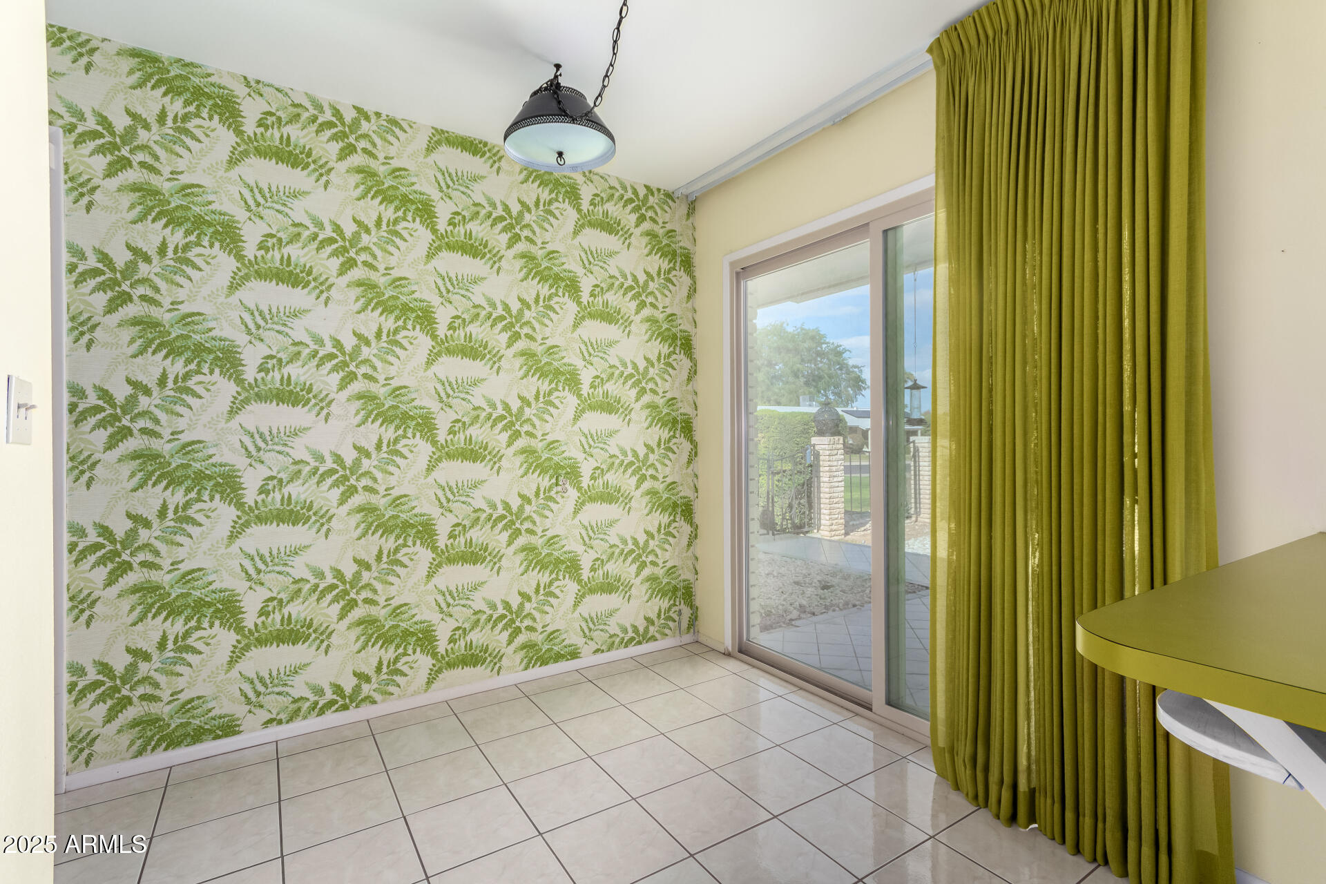 10763 W CINNEBAR Avenue