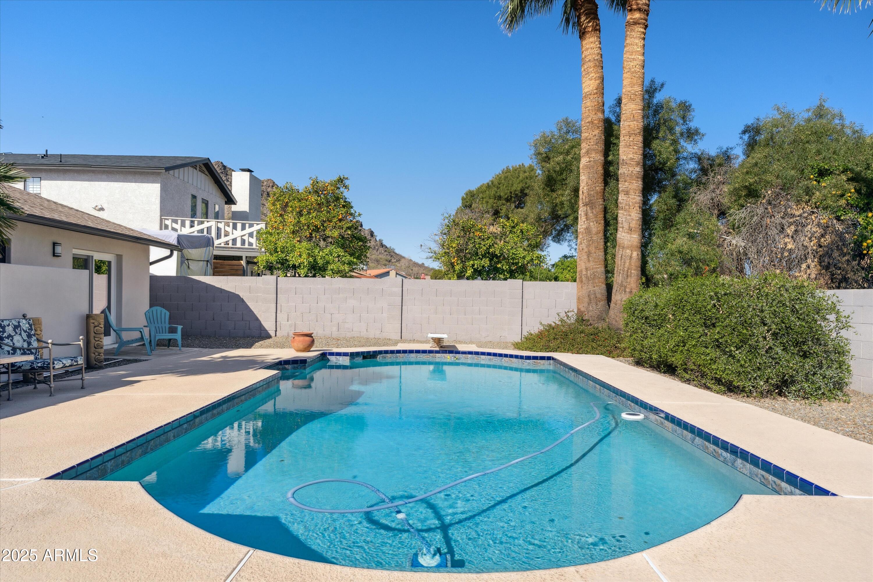 2346 E LUPINE Avenue