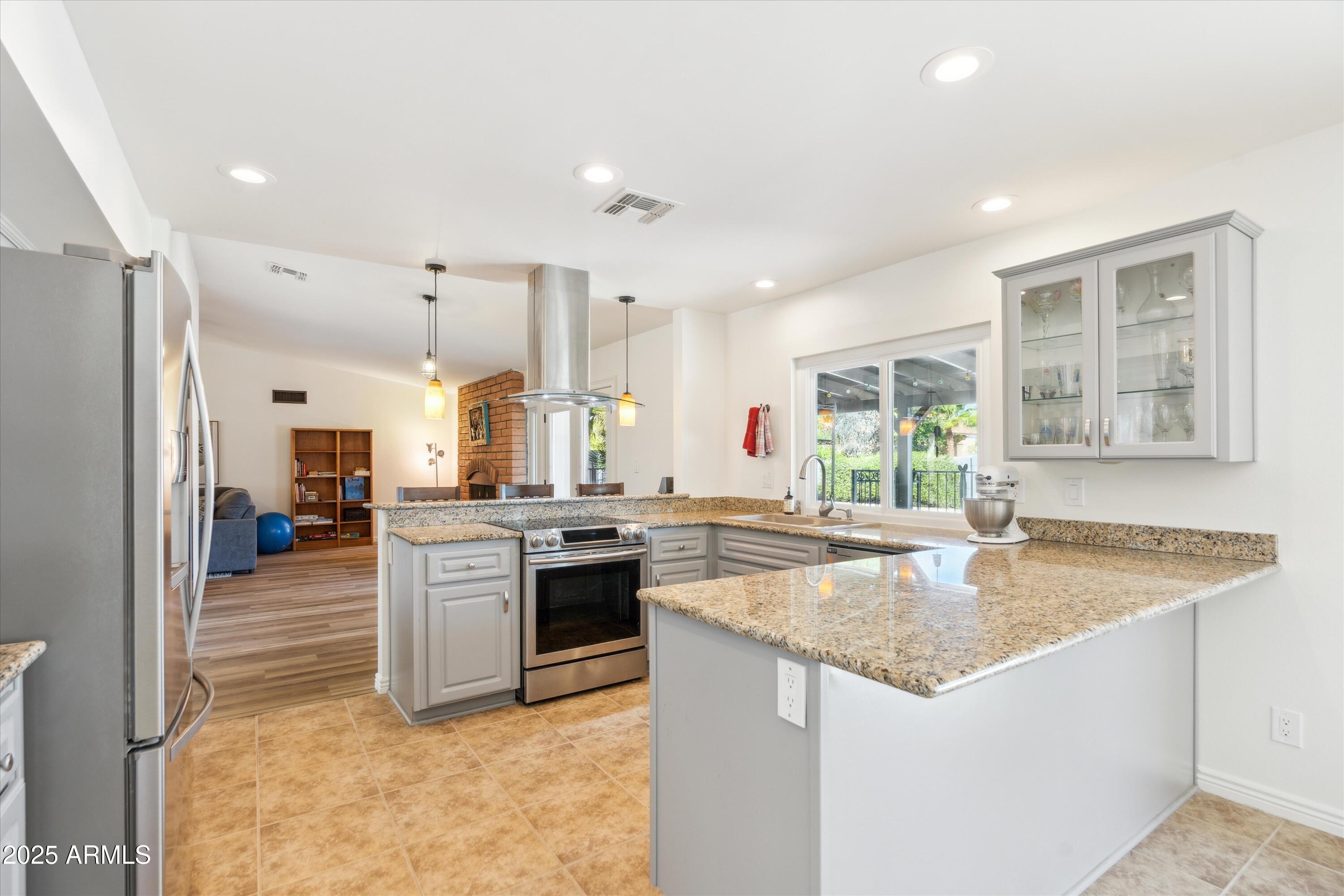 2346 E LUPINE Avenue