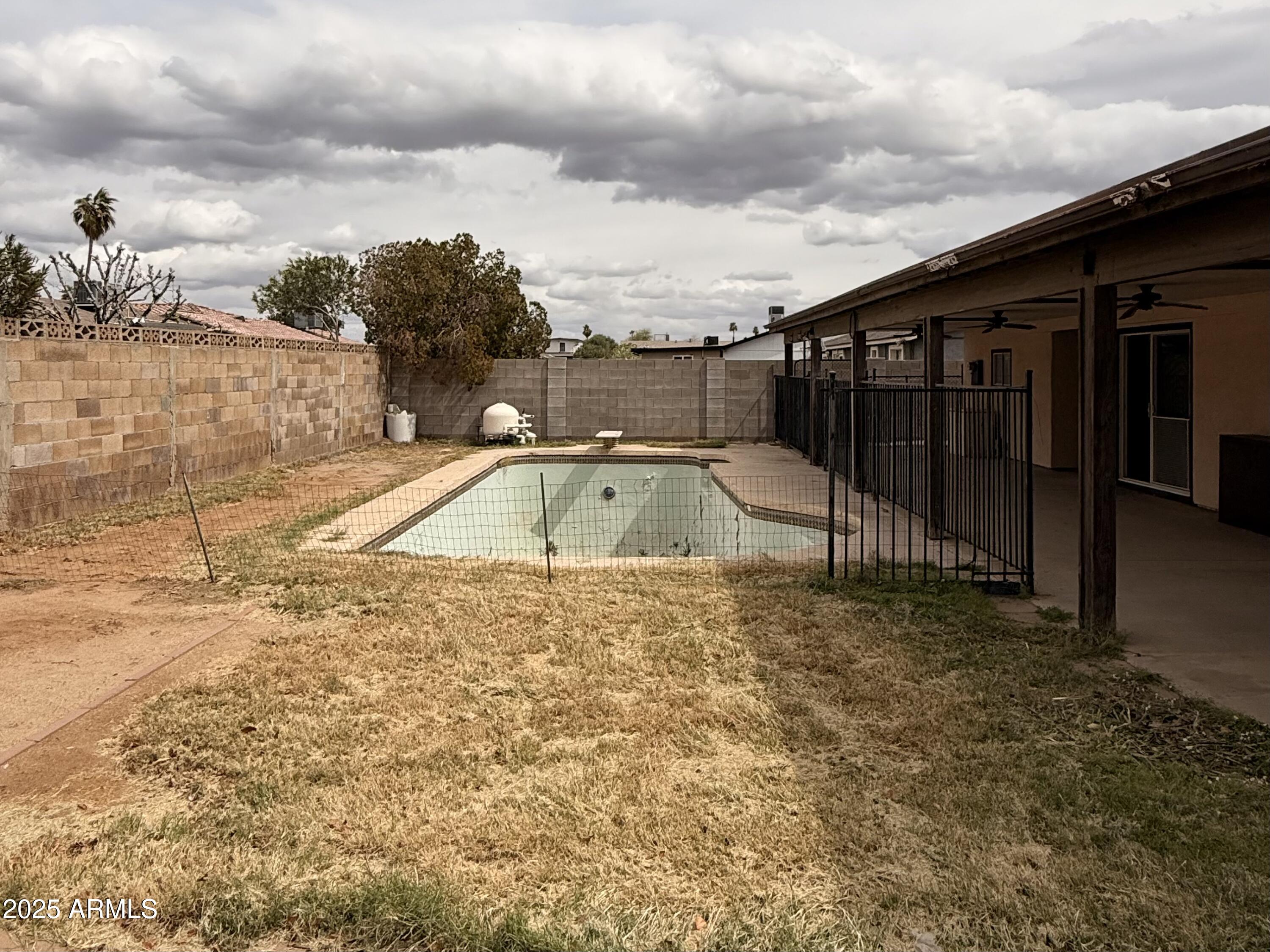 6140 W BERKELEY Road