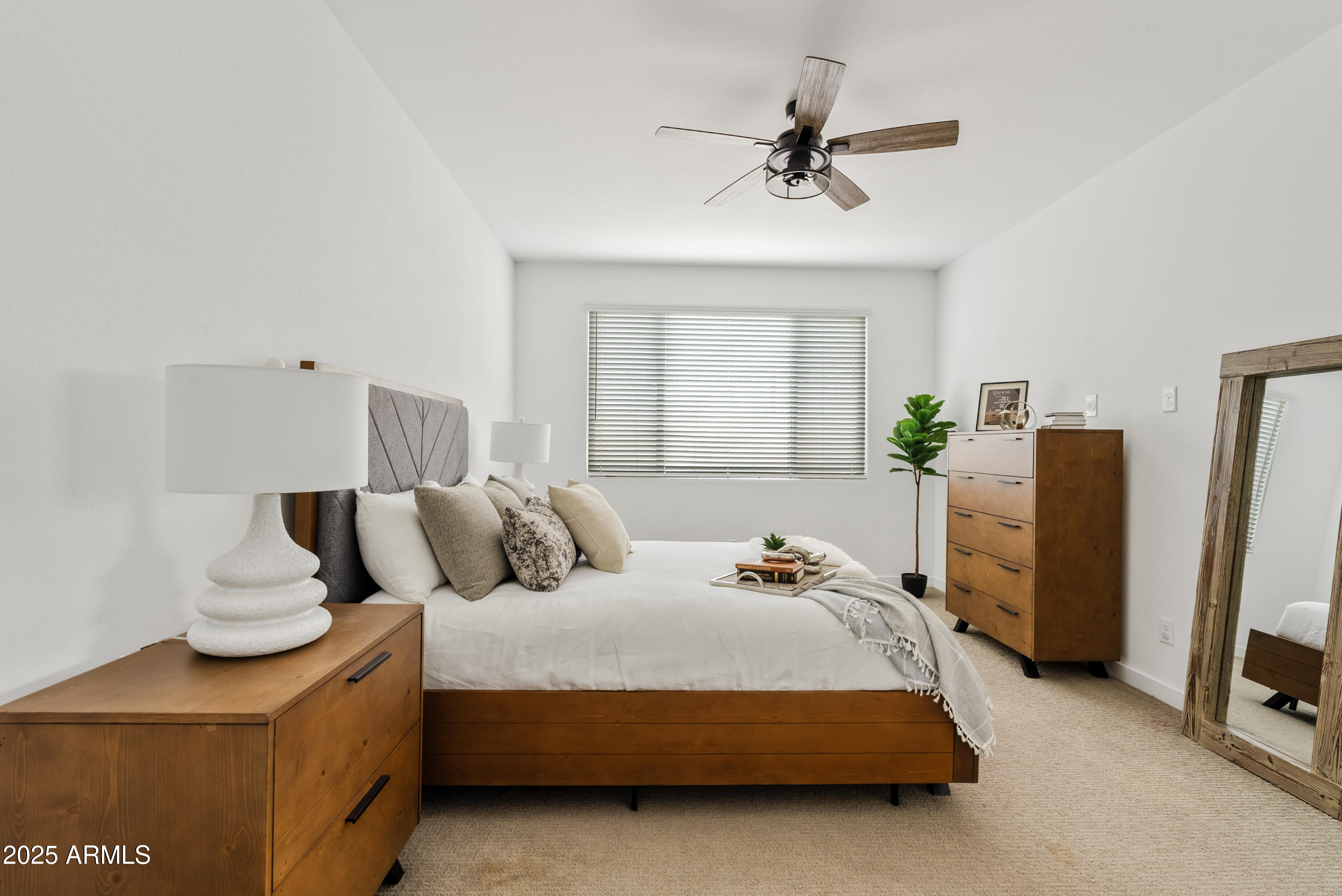 9854 E RED GIANT Drive