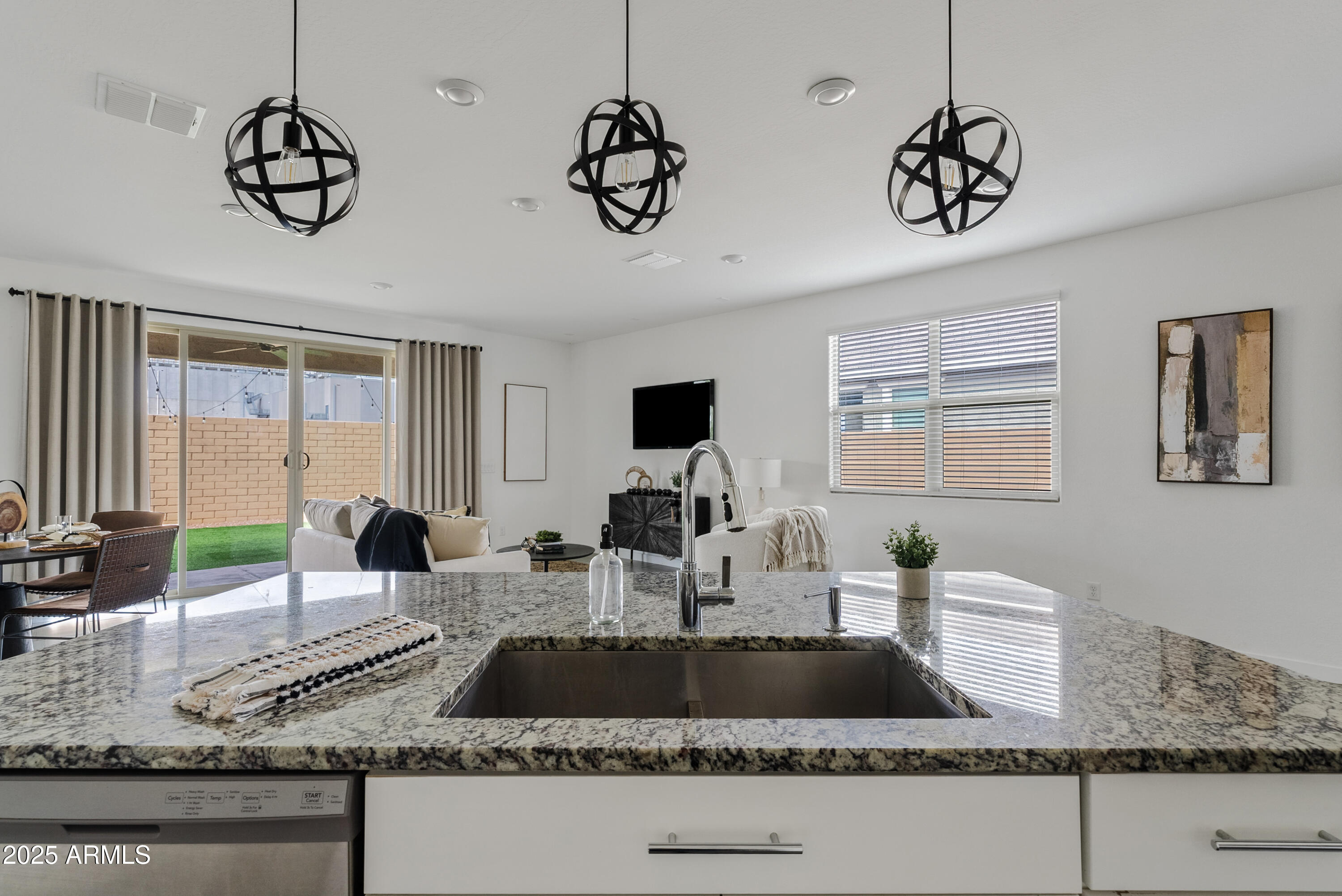 9854 E RED GIANT Drive