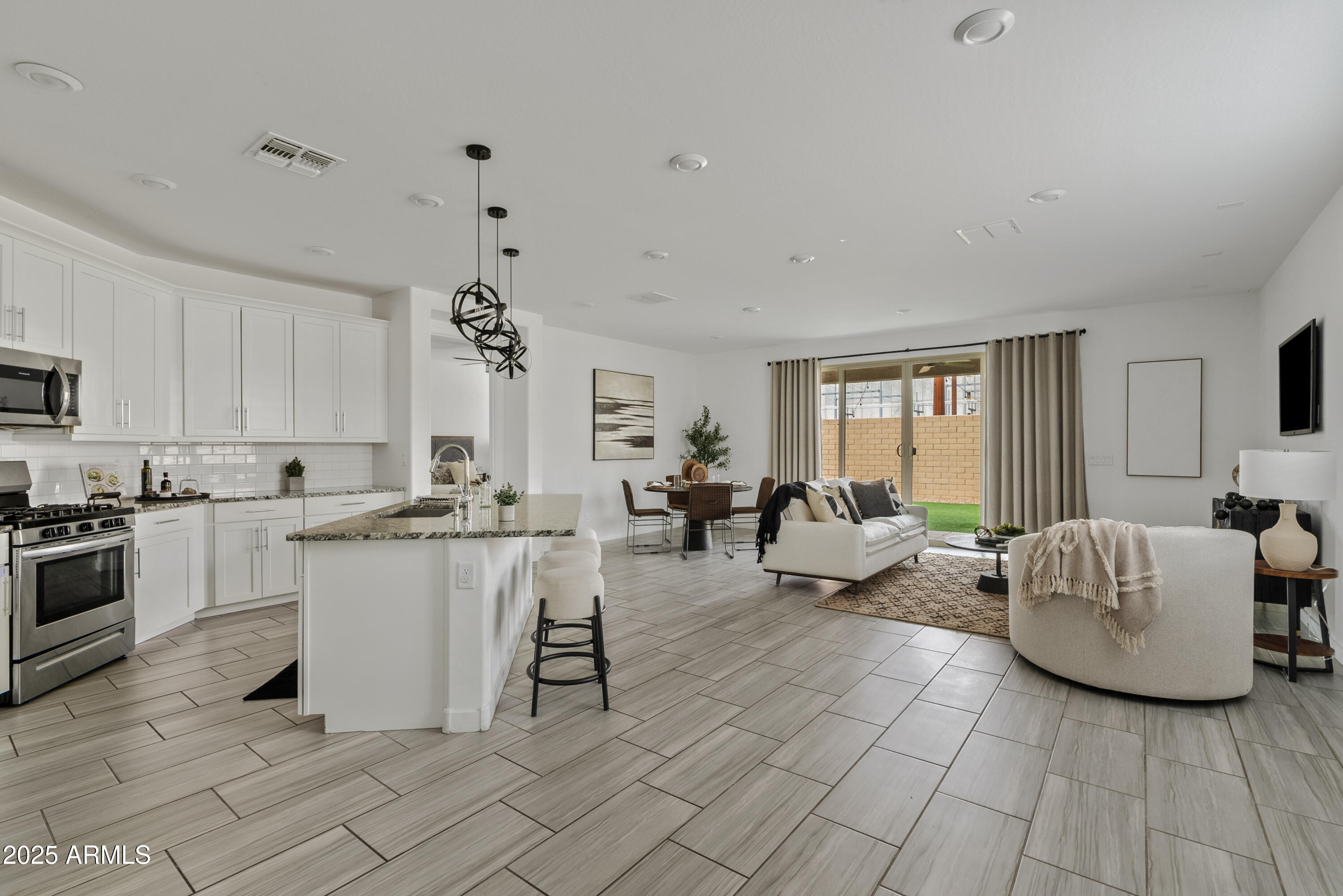 9854 E RED GIANT Drive