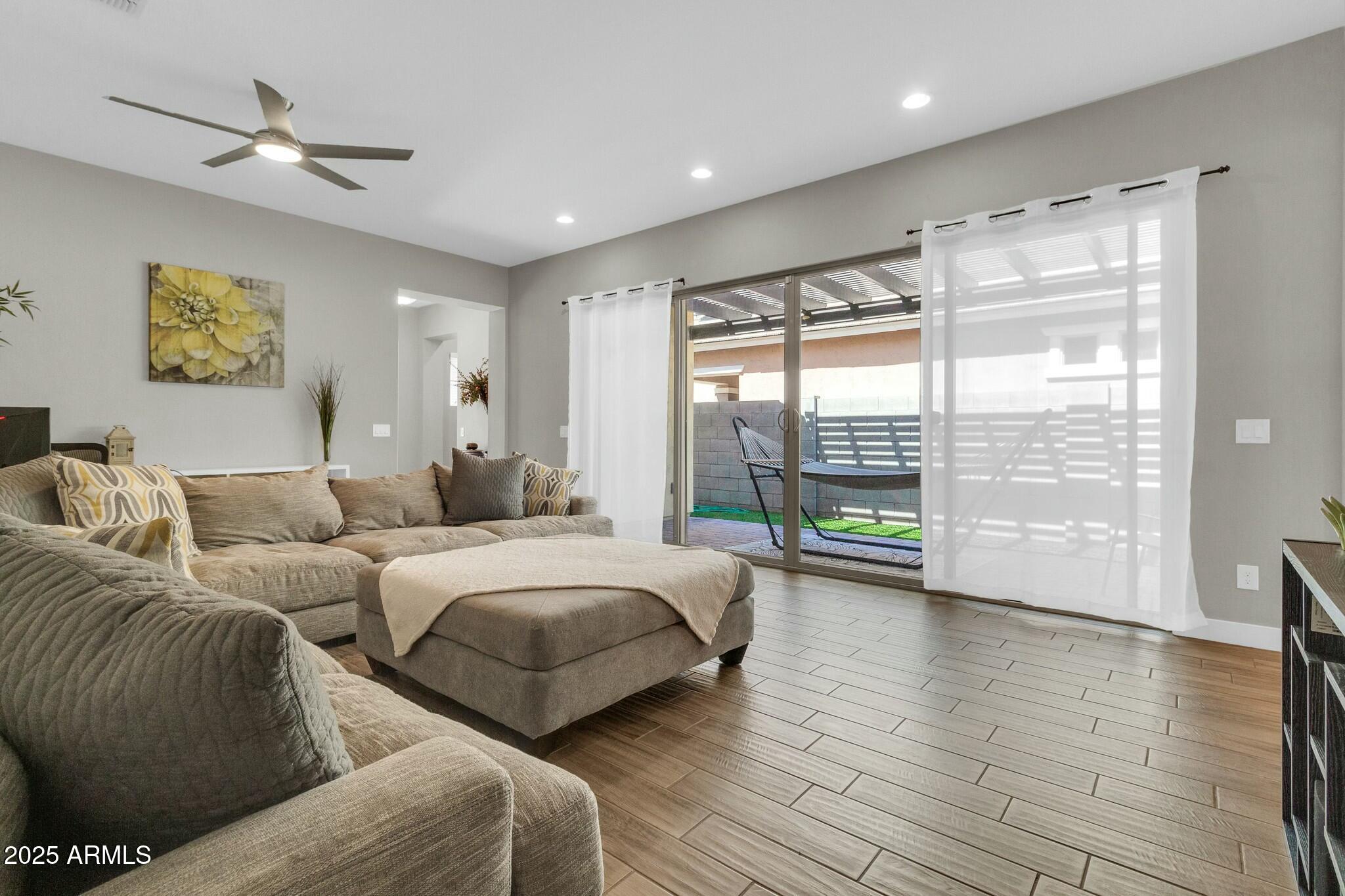 4342 E RONALD Street