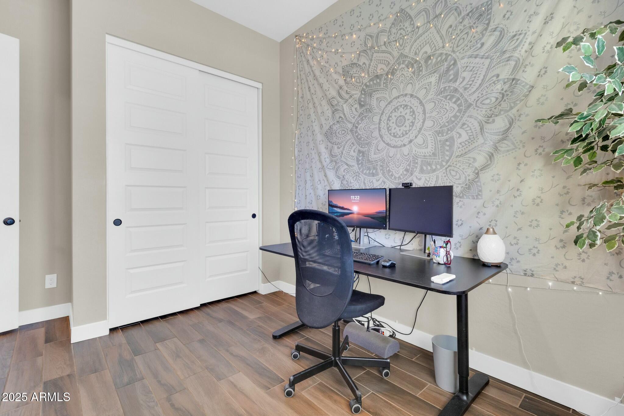 4342 E RONALD Street