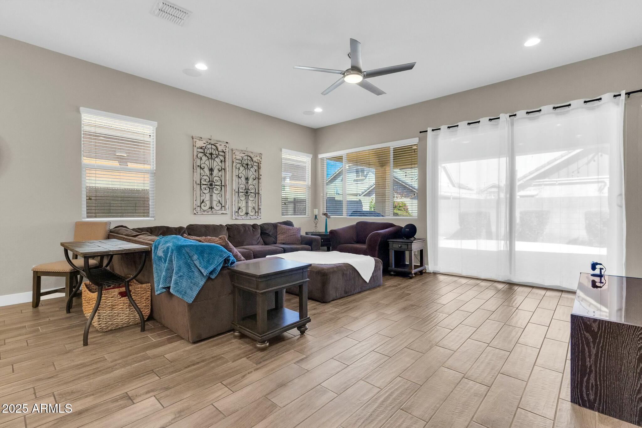 4342 E RONALD Street