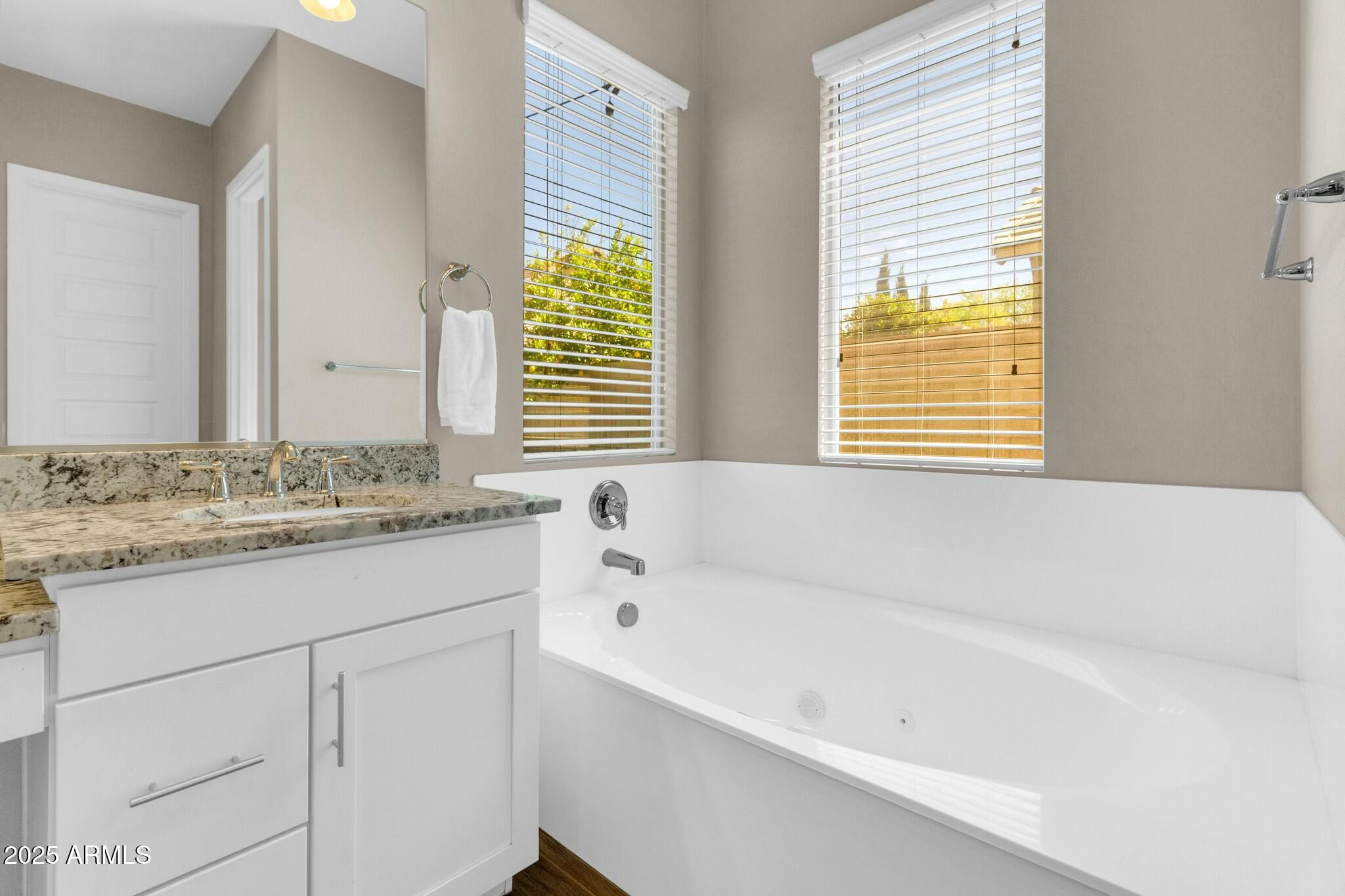 4342 E RONALD Street