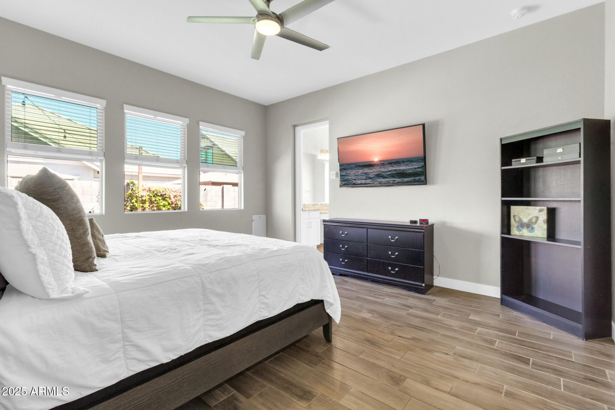 4342 E RONALD Street