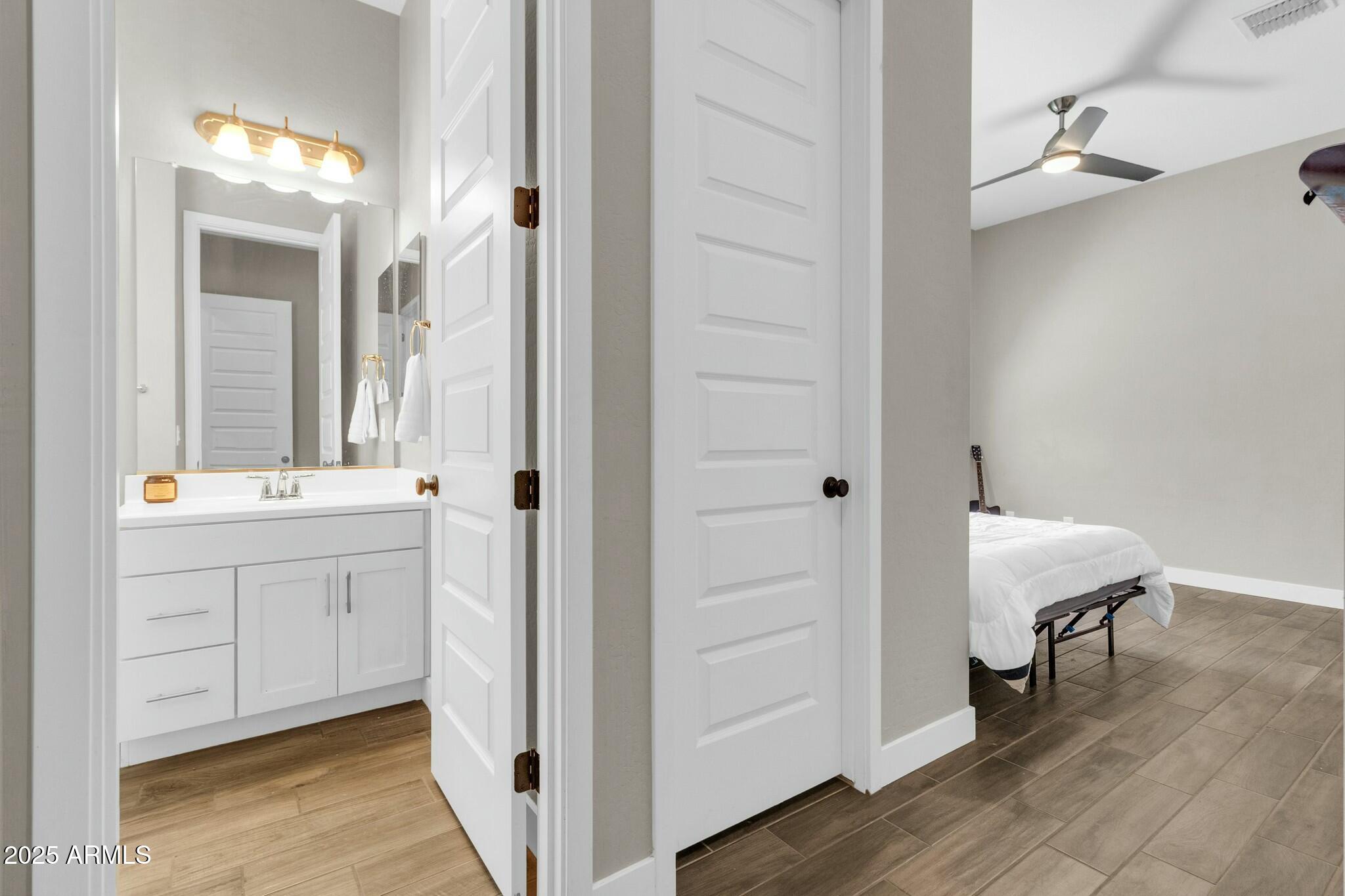 4342 E RONALD Street