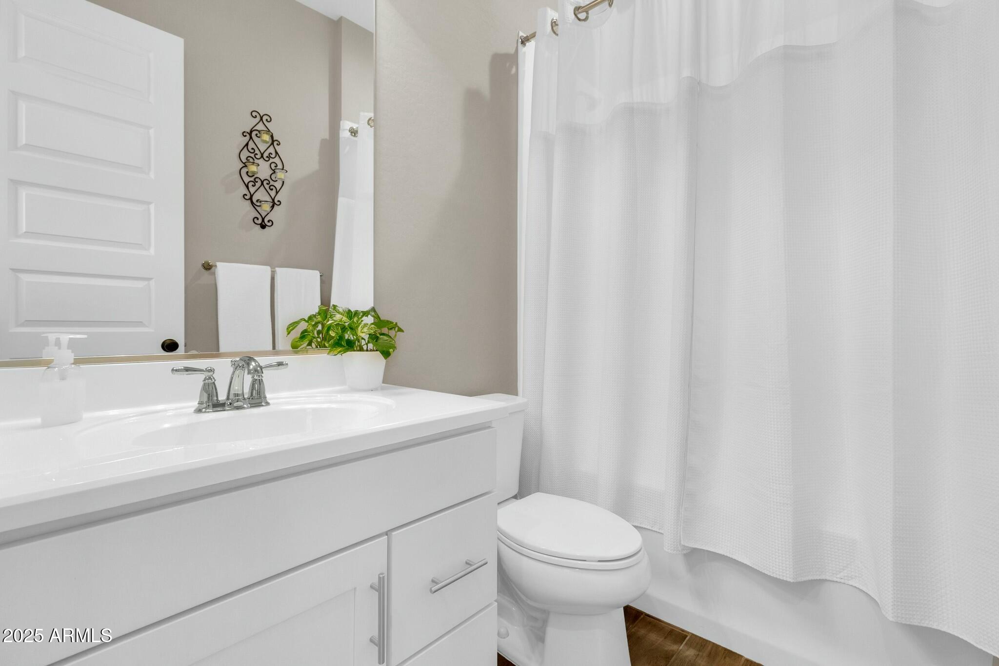 4342 E RONALD Street