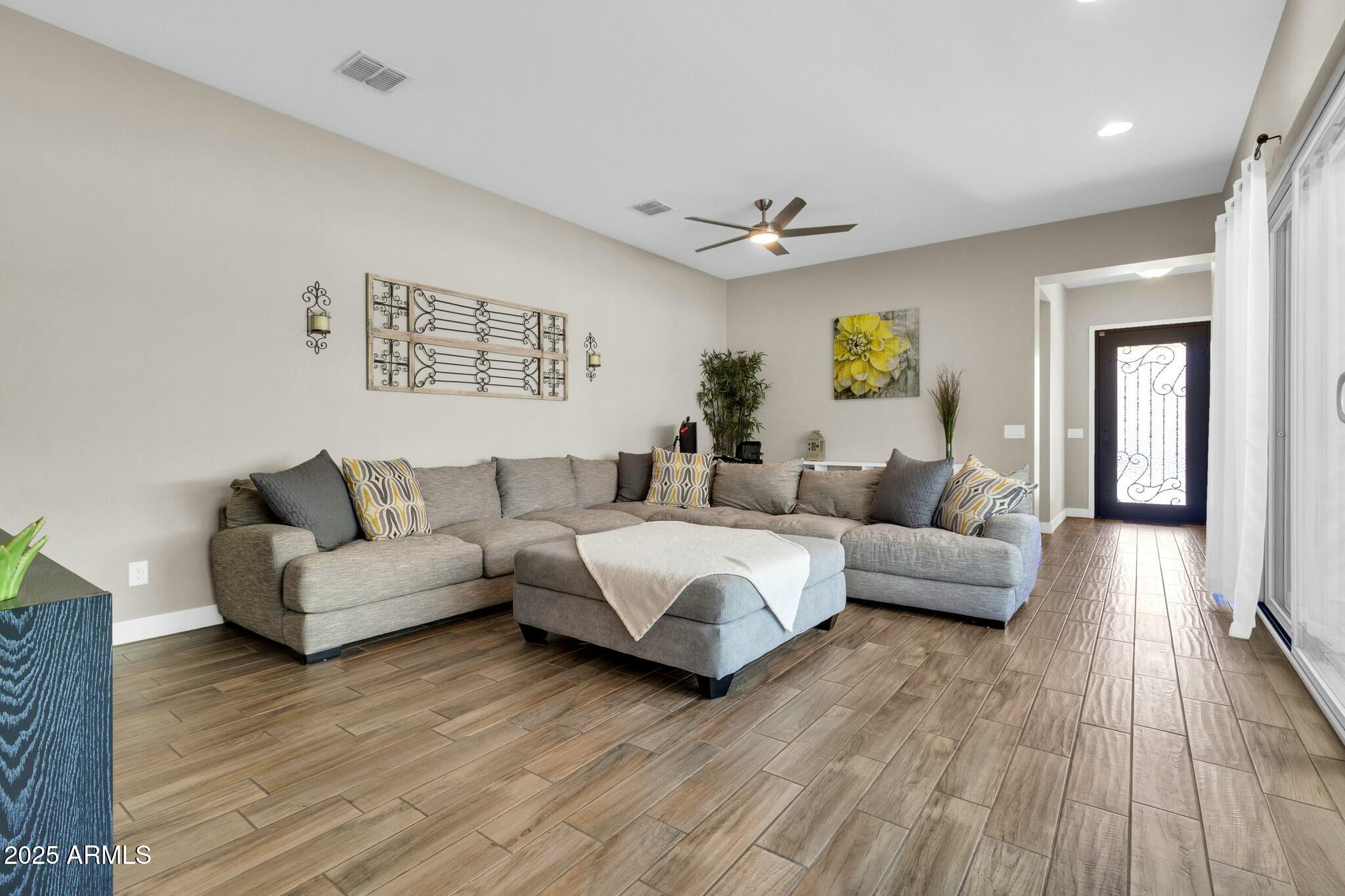 4342 E RONALD Street