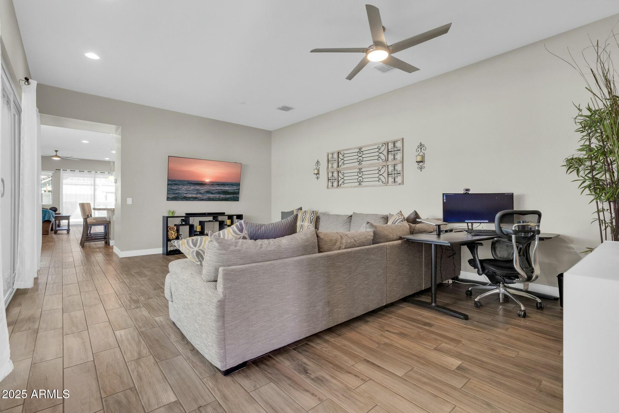 4342 E RONALD Street