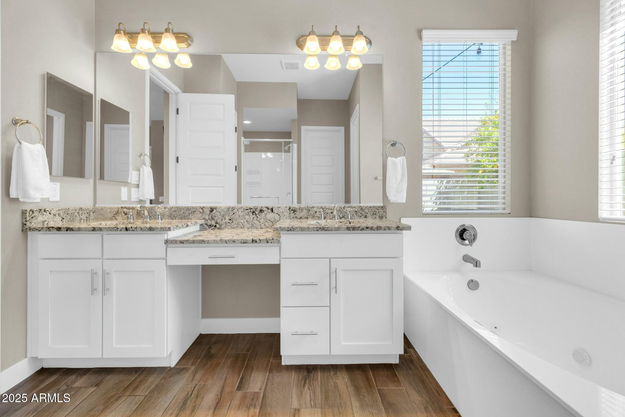 4342 E RONALD Street