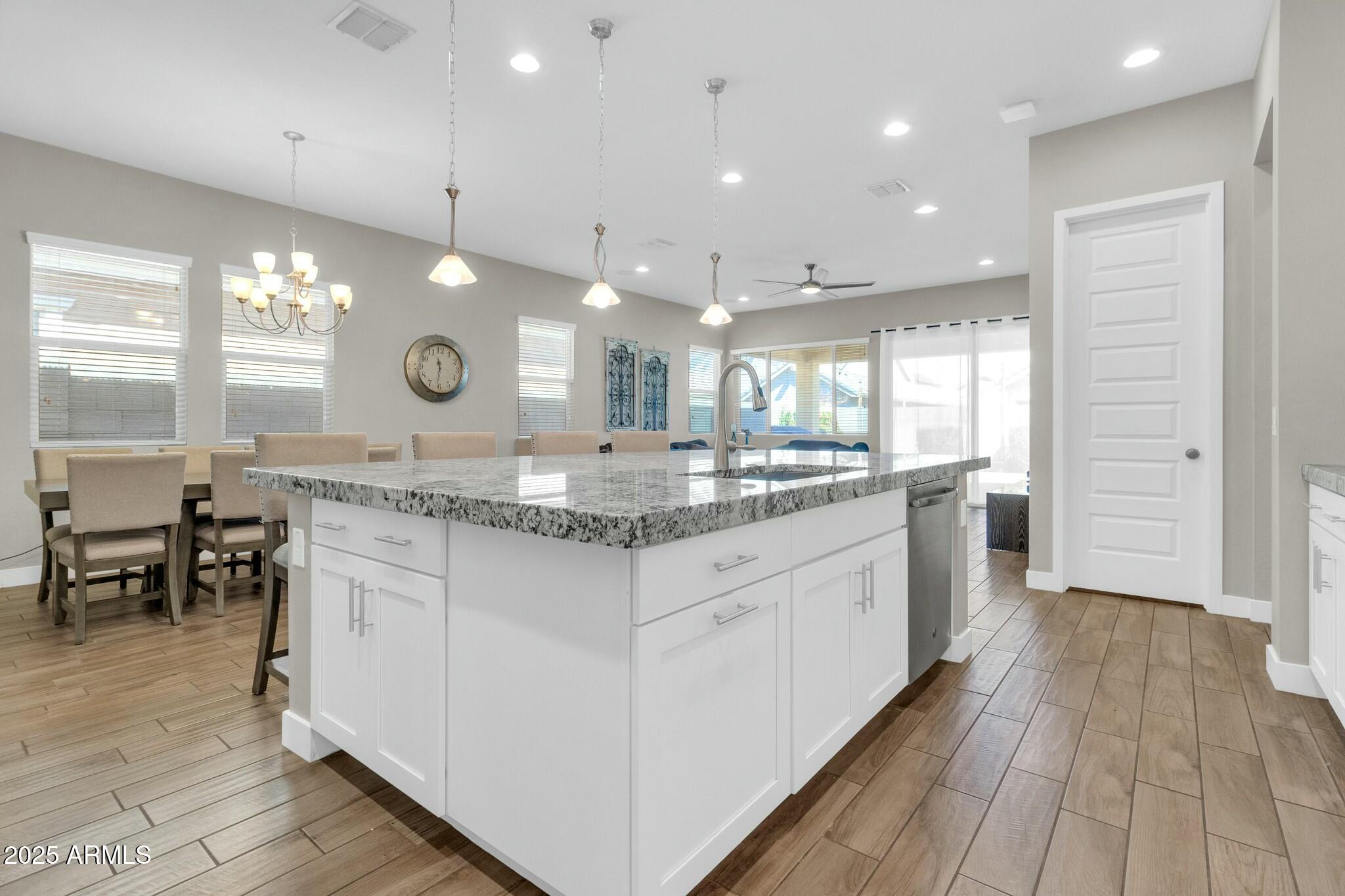 4342 E RONALD Street