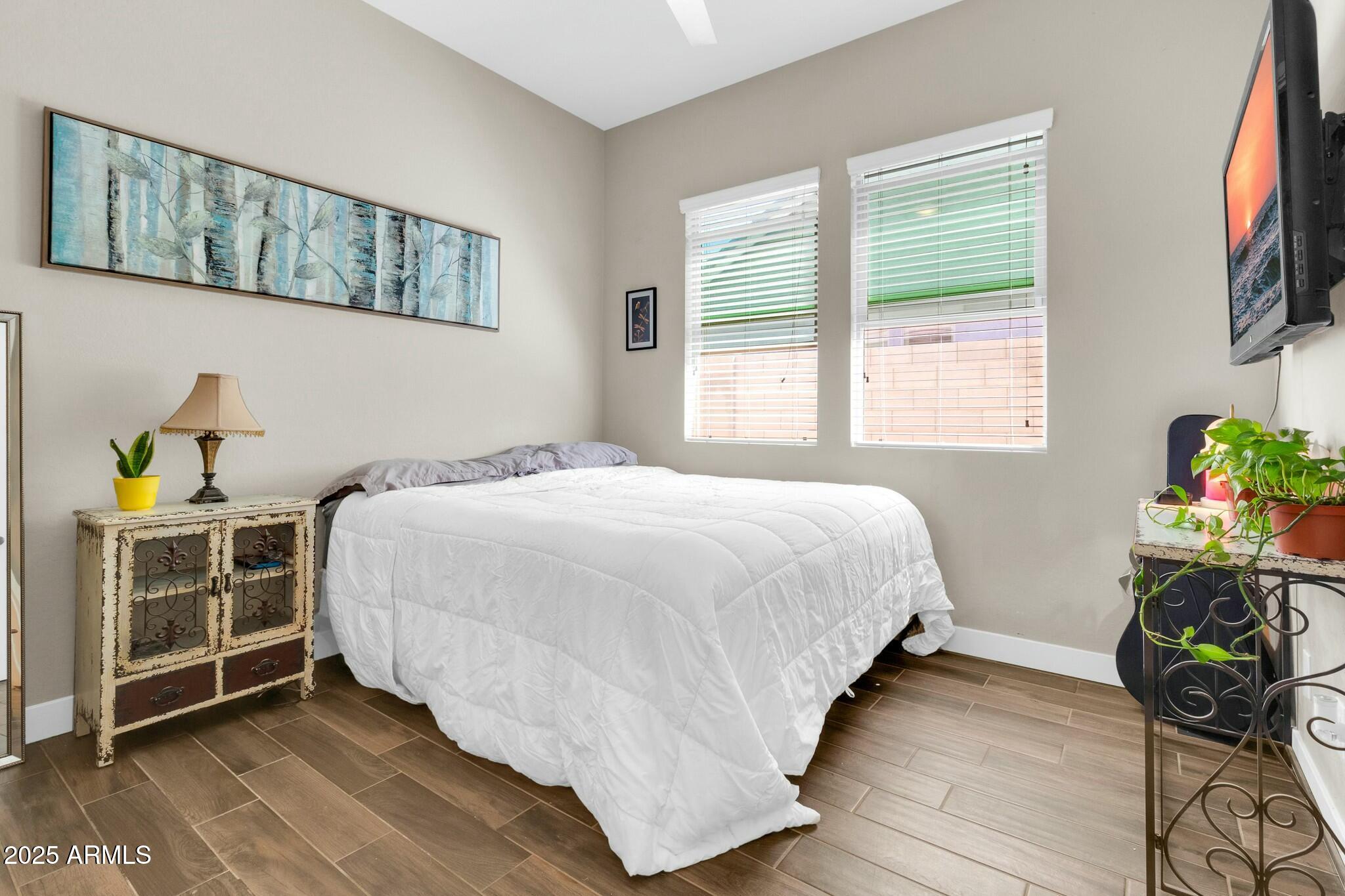 4342 E RONALD Street