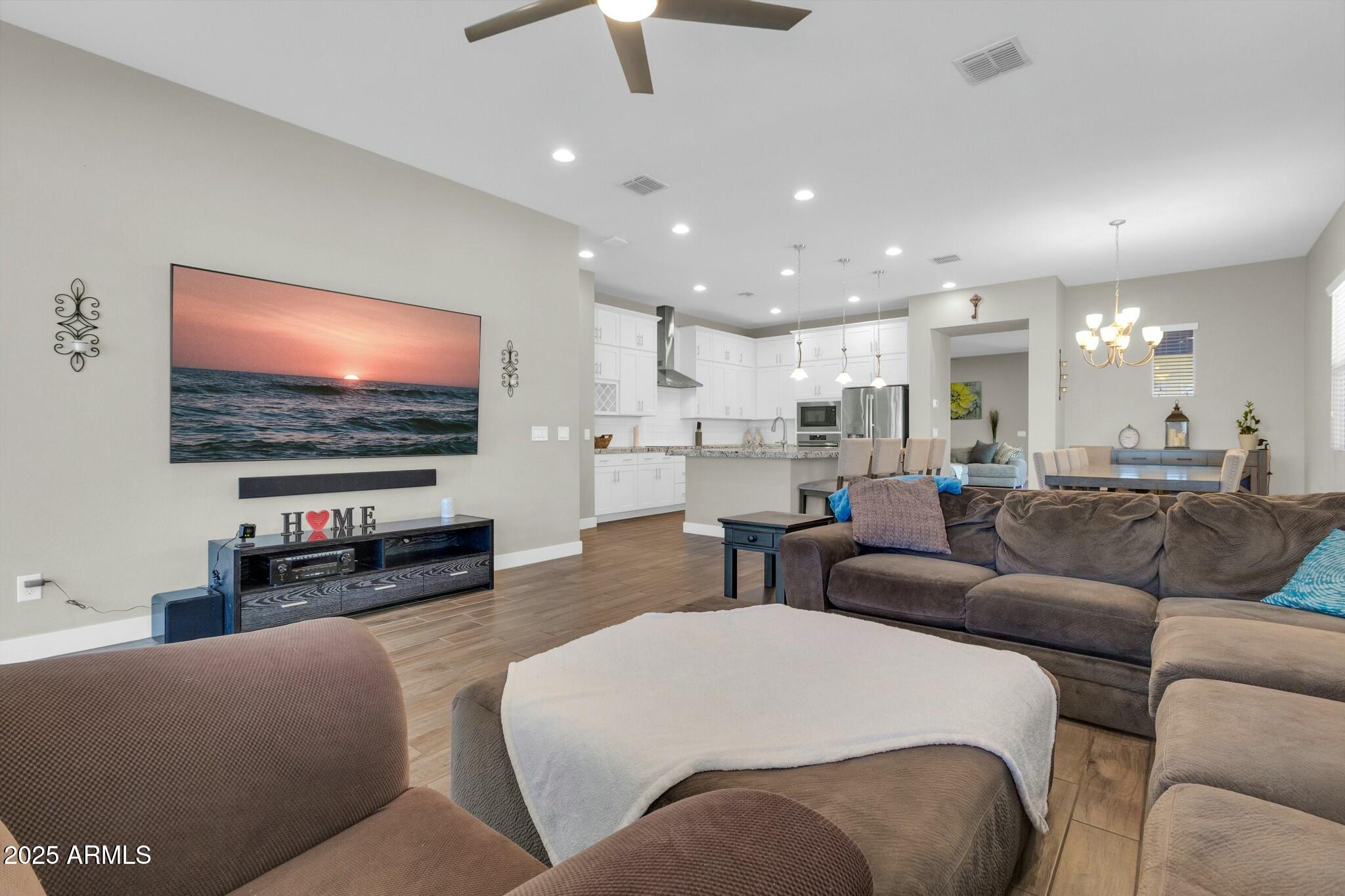 4342 E RONALD Street