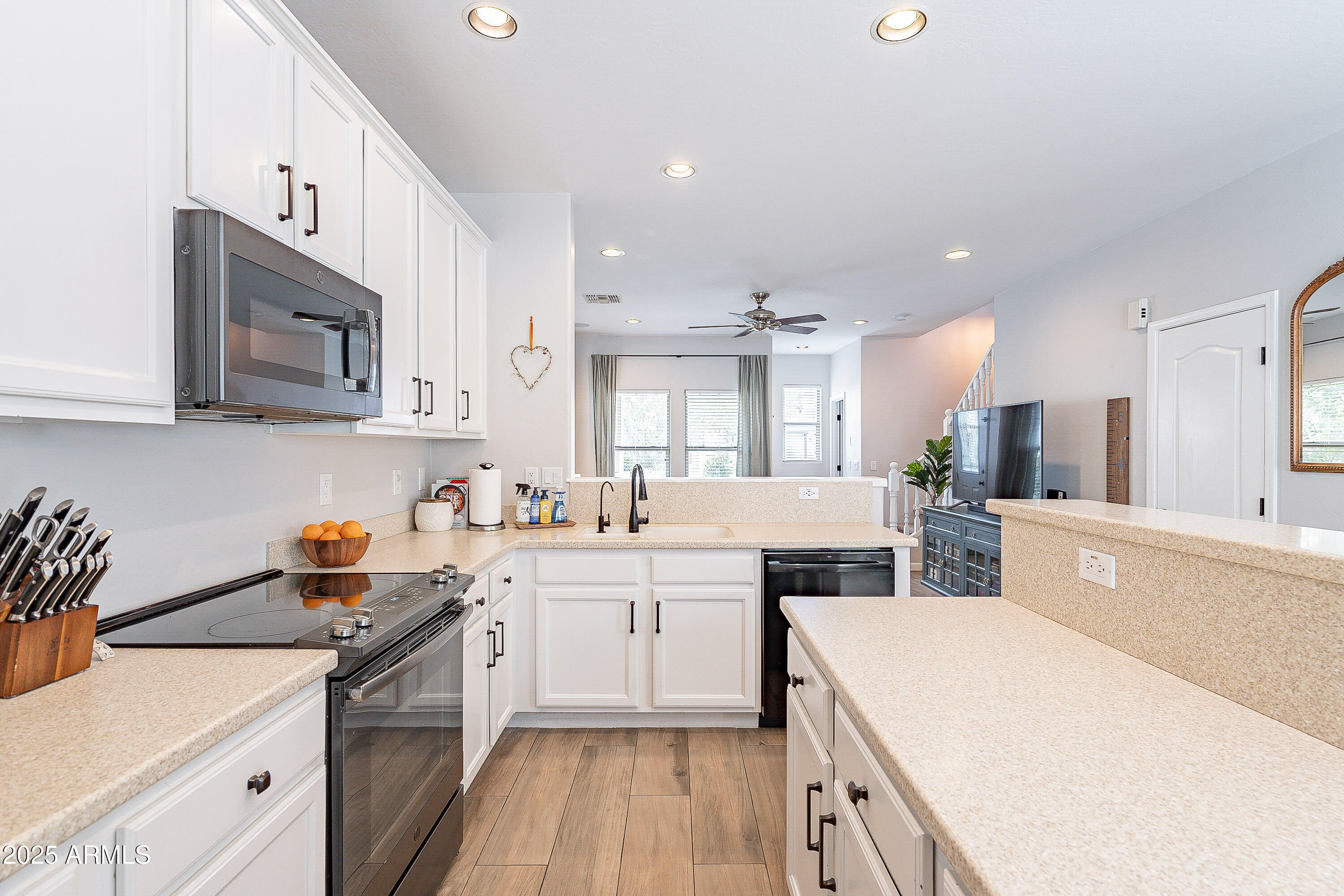 2469 S SAILORS Court