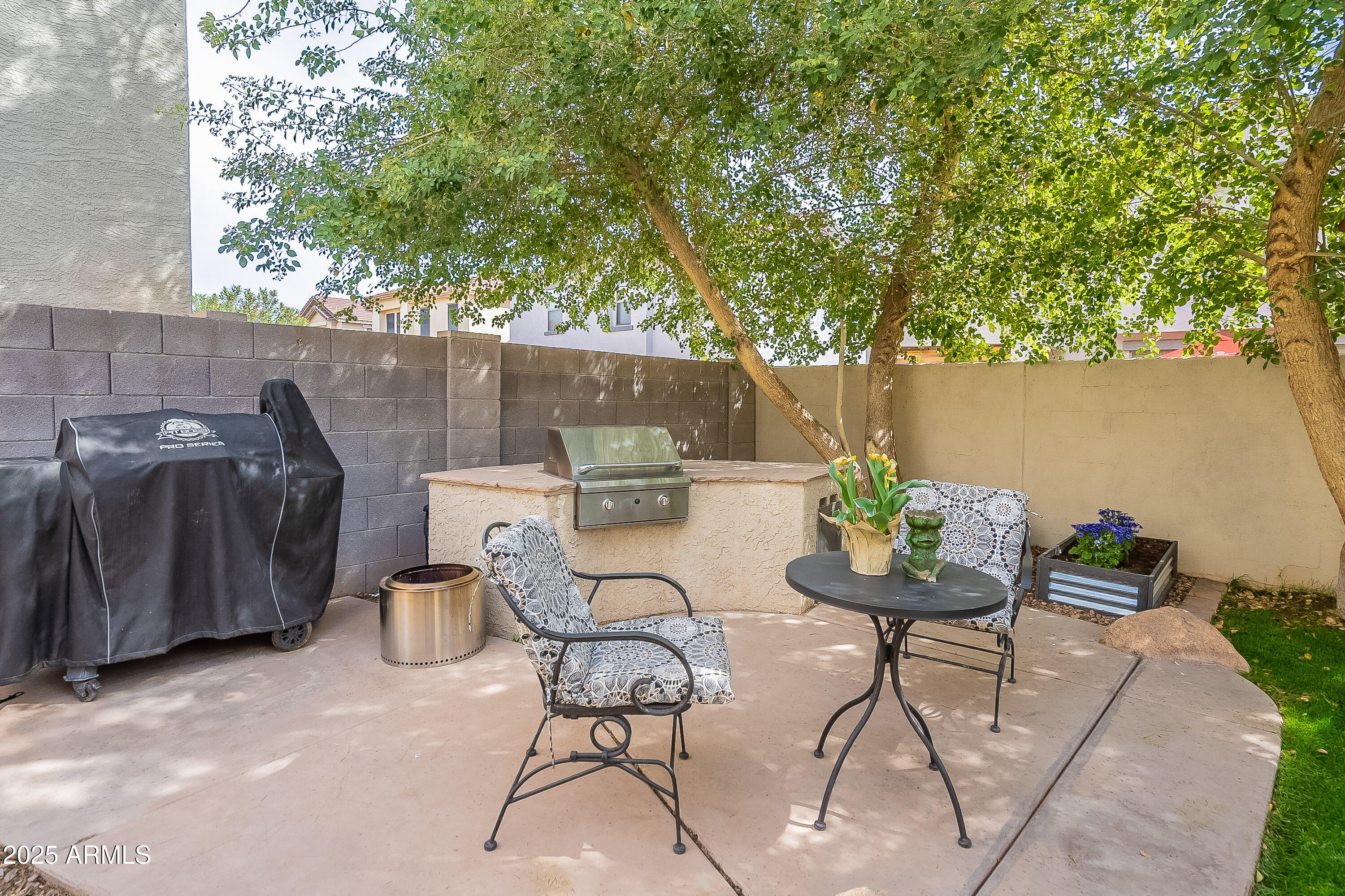 2469 S SAILORS Court