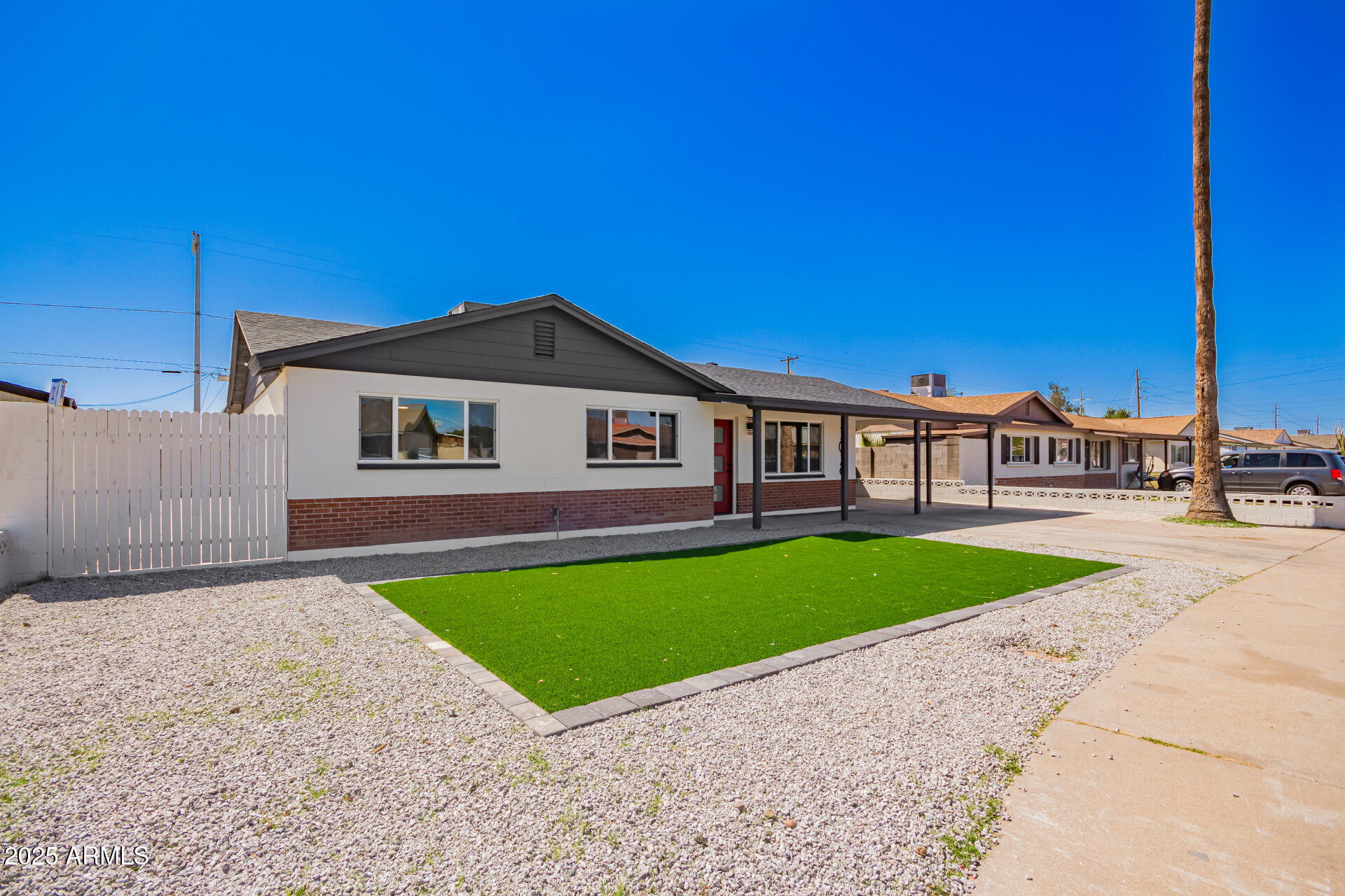 3029 W WINDROSE Drive