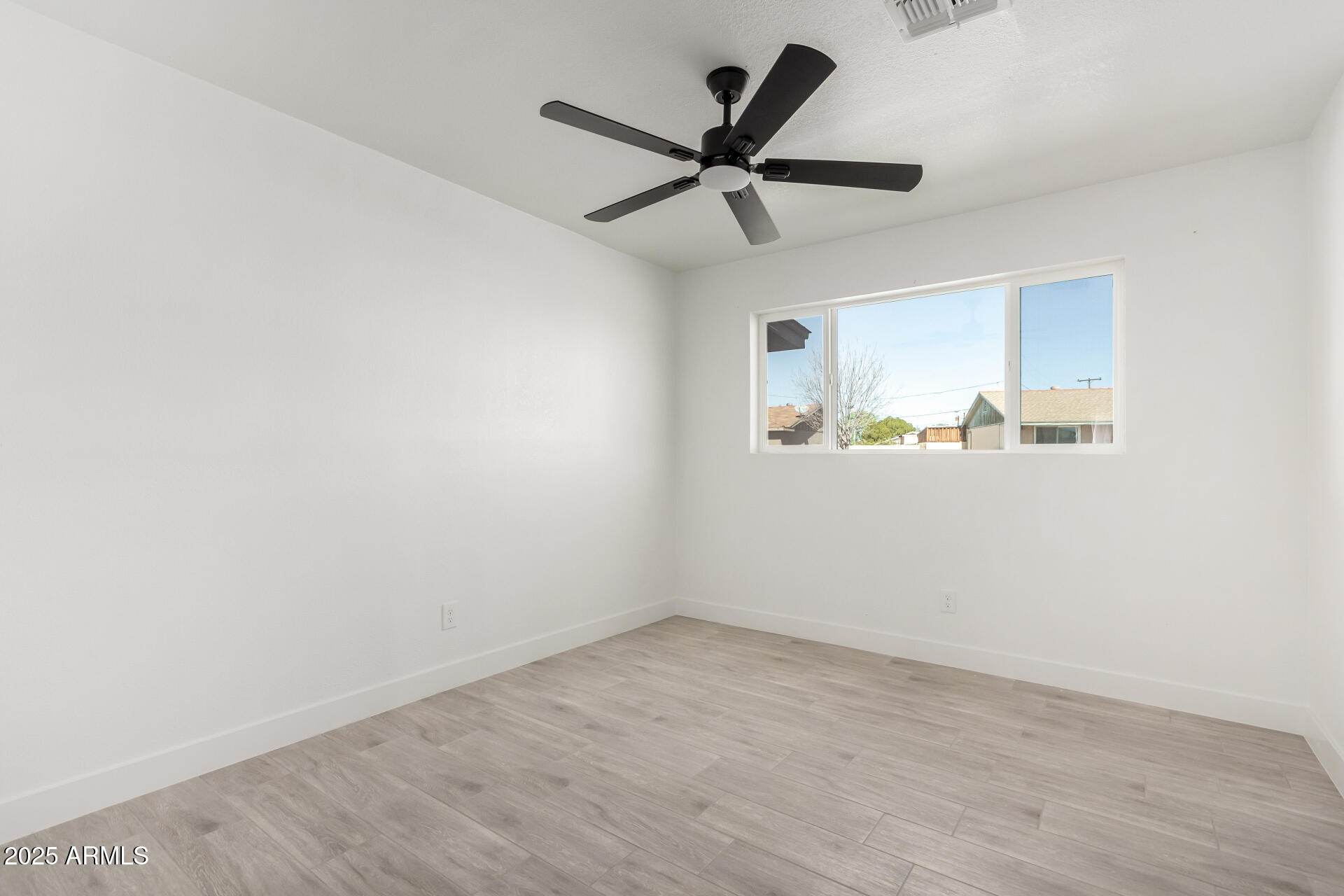 3029 W WINDROSE Drive