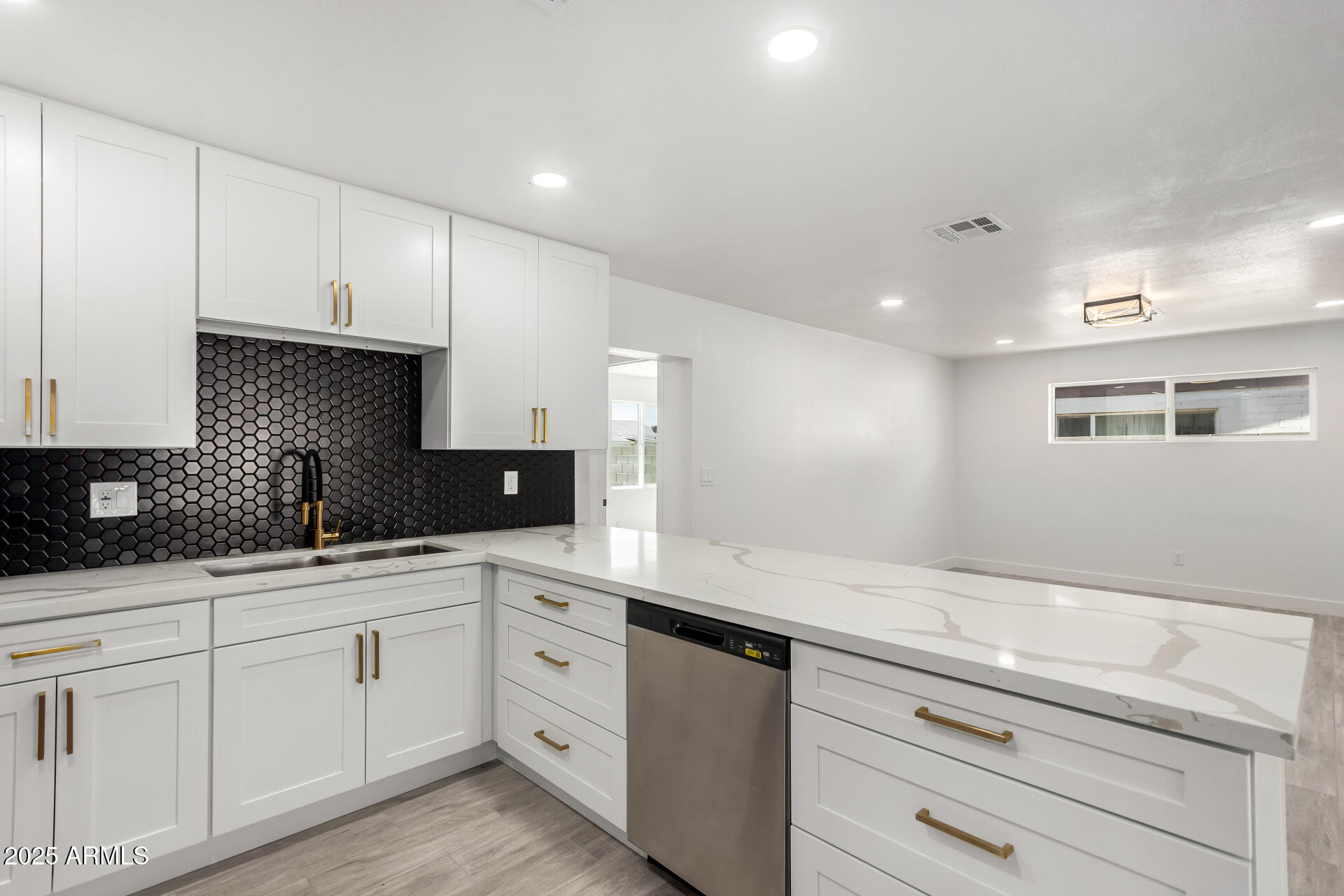 3029 W WINDROSE Drive