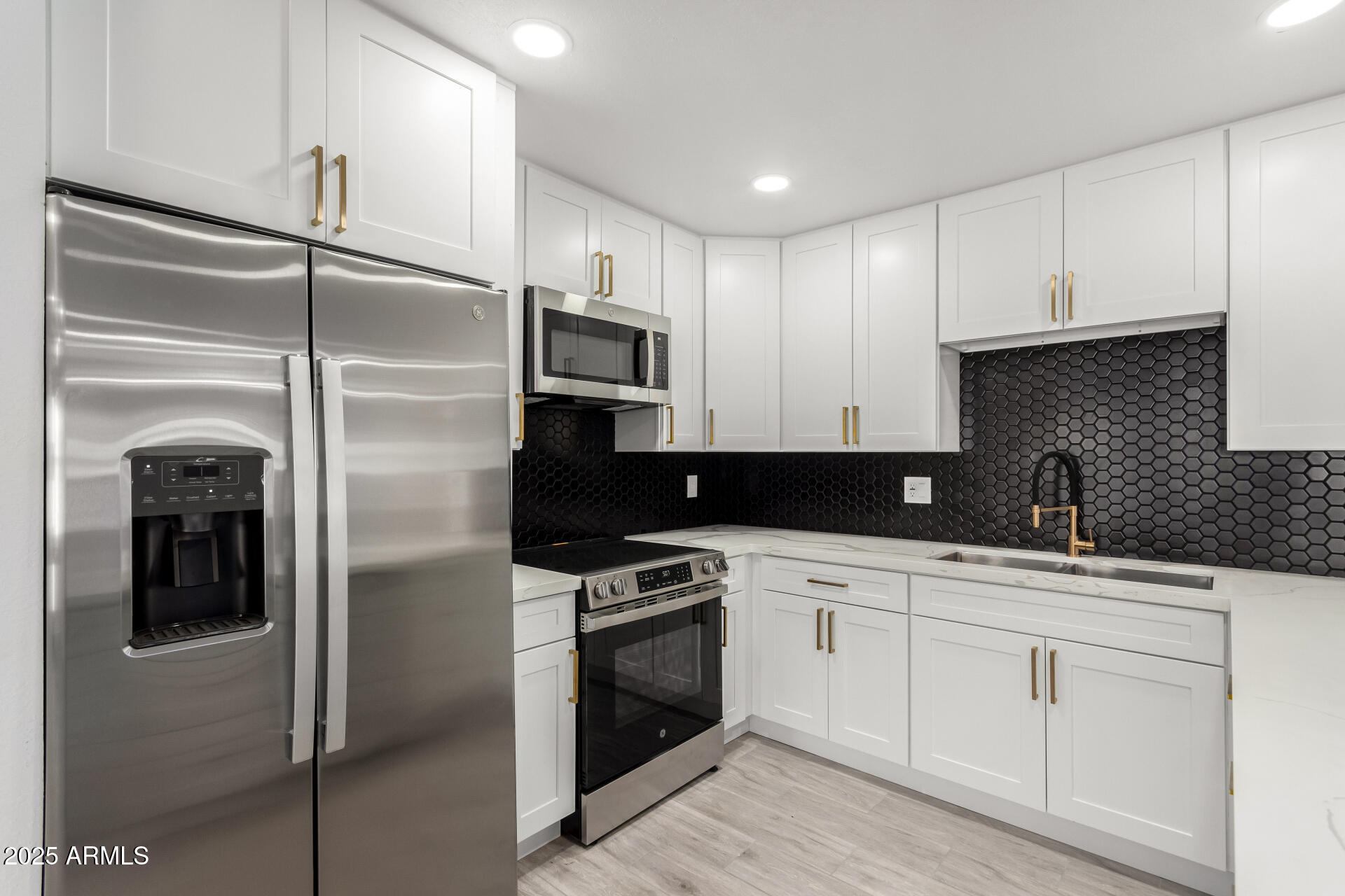 3029 W WINDROSE Drive