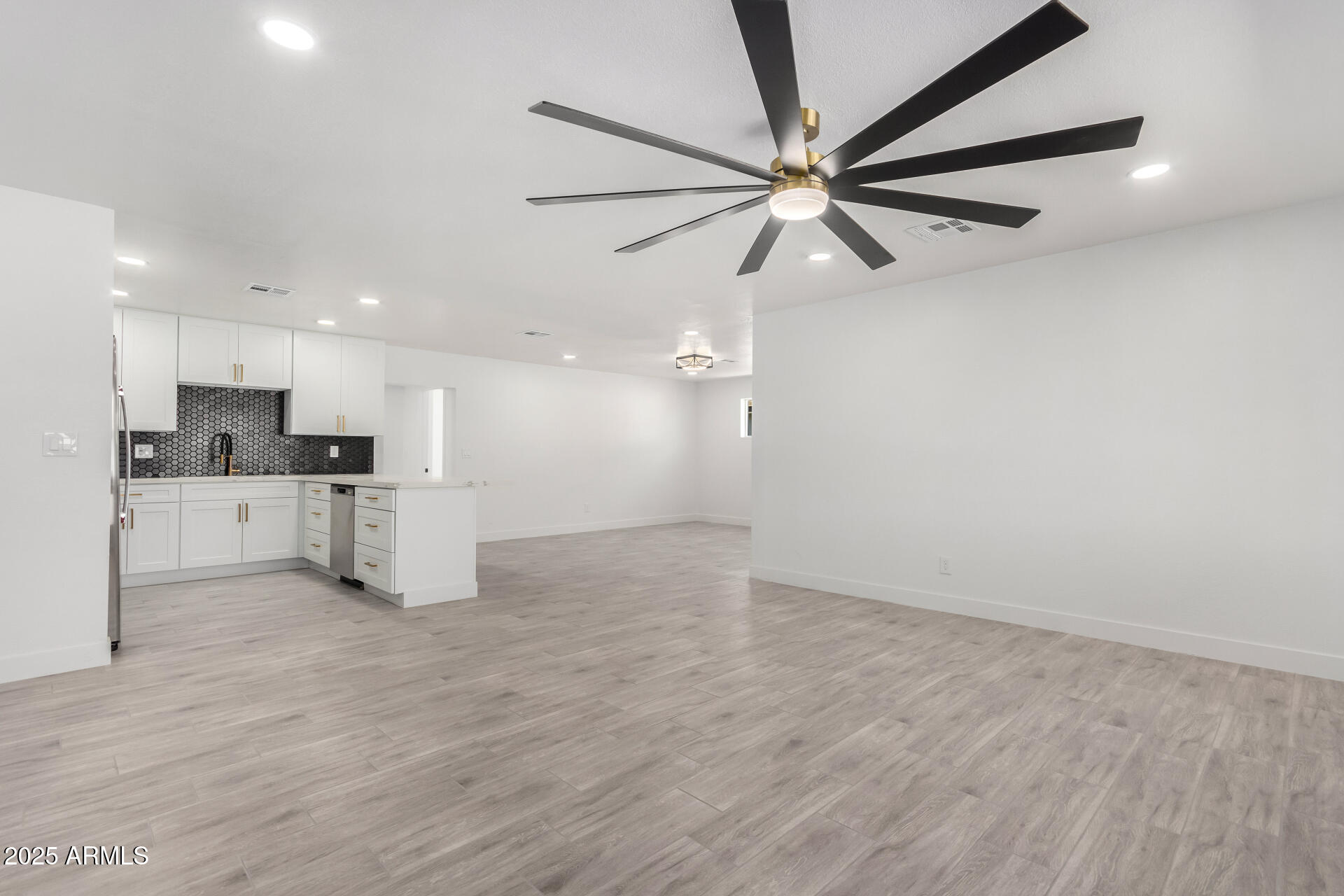 3029 W WINDROSE Drive